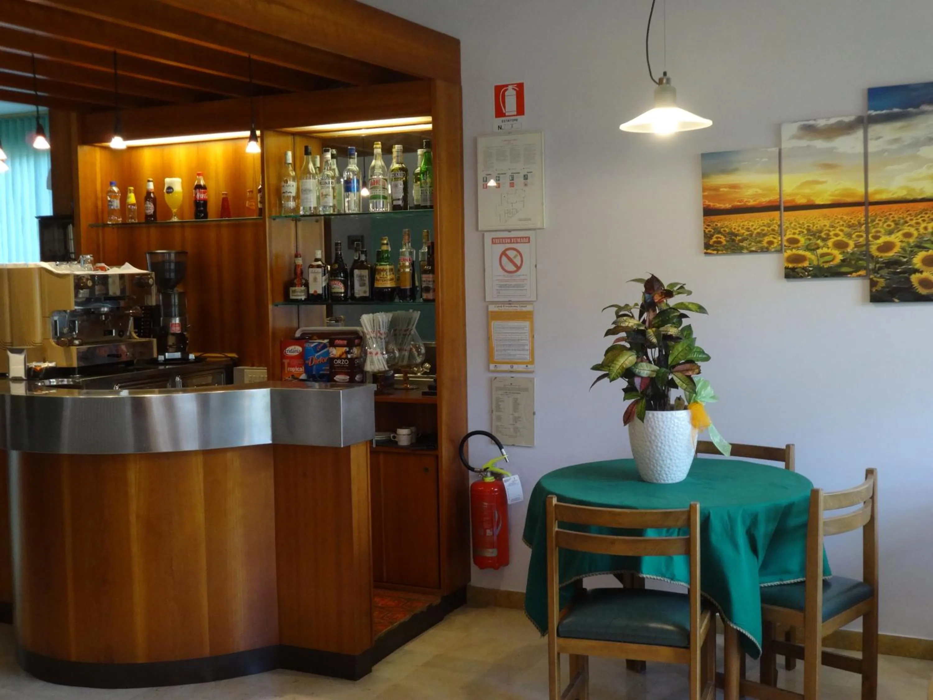 Lounge or bar in Hotel Saturno