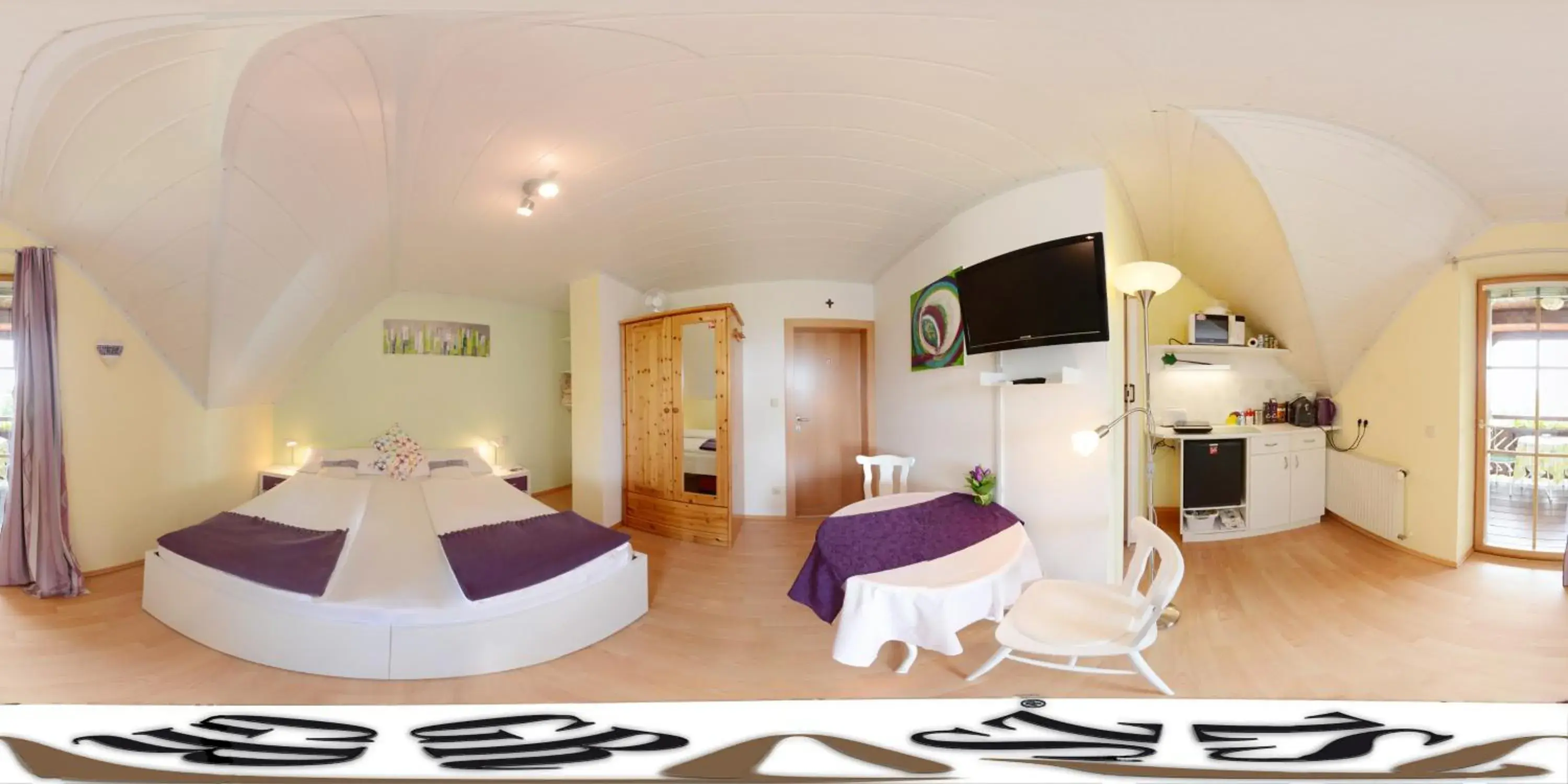 Double or Twin Room with Balcony - single occupancy in Privatzimmer Haus Gschweitl Double or Twin Room with Balcony - single occupancy in Privatzimmer Haus Gschweitl
