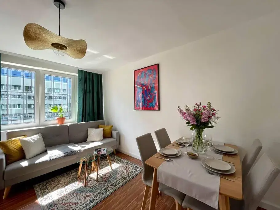 oompH Modern Apartment with Balcony oompH Modern Apartment with Balcony