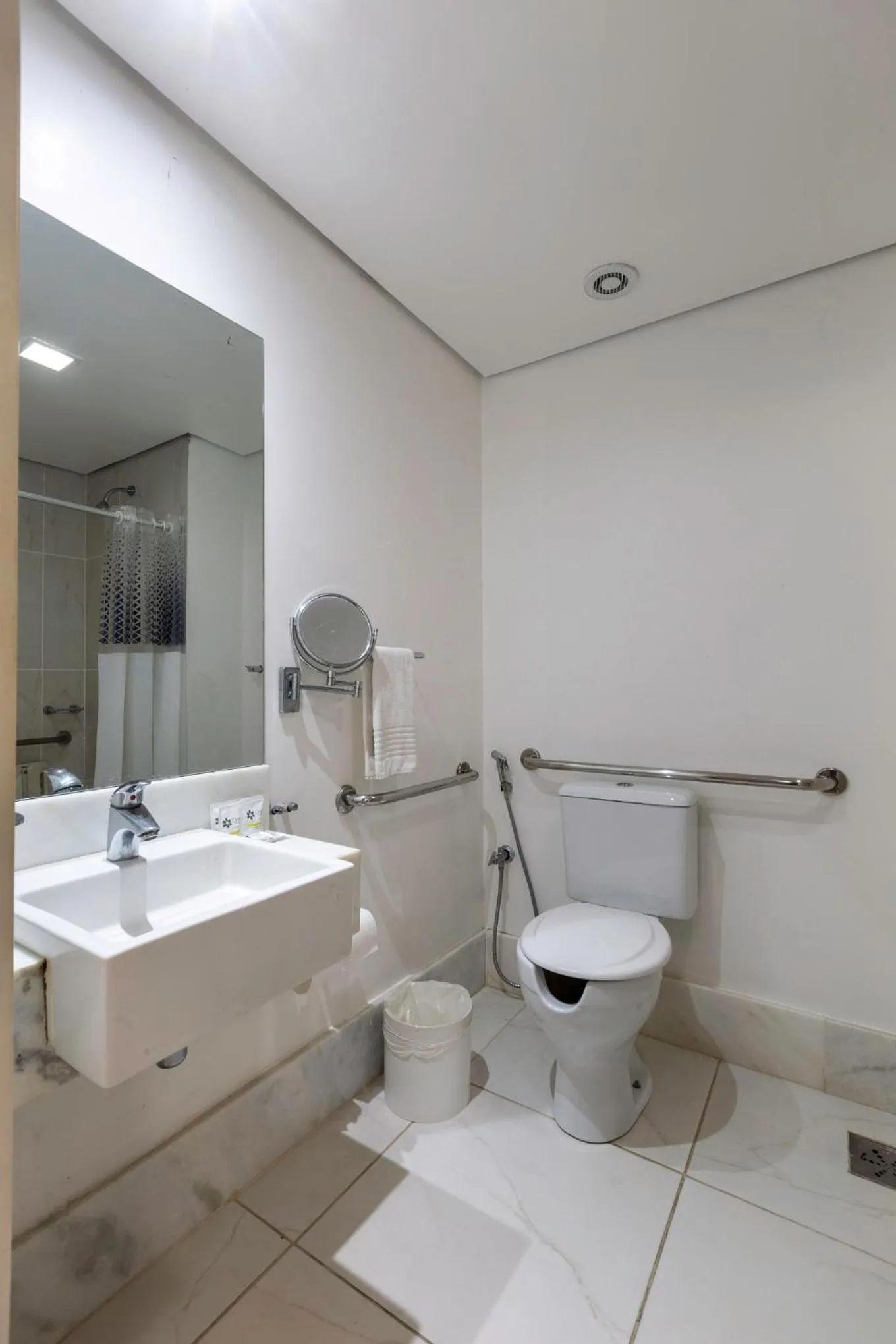 Bathroom in CHA Pampulha Design Hotel