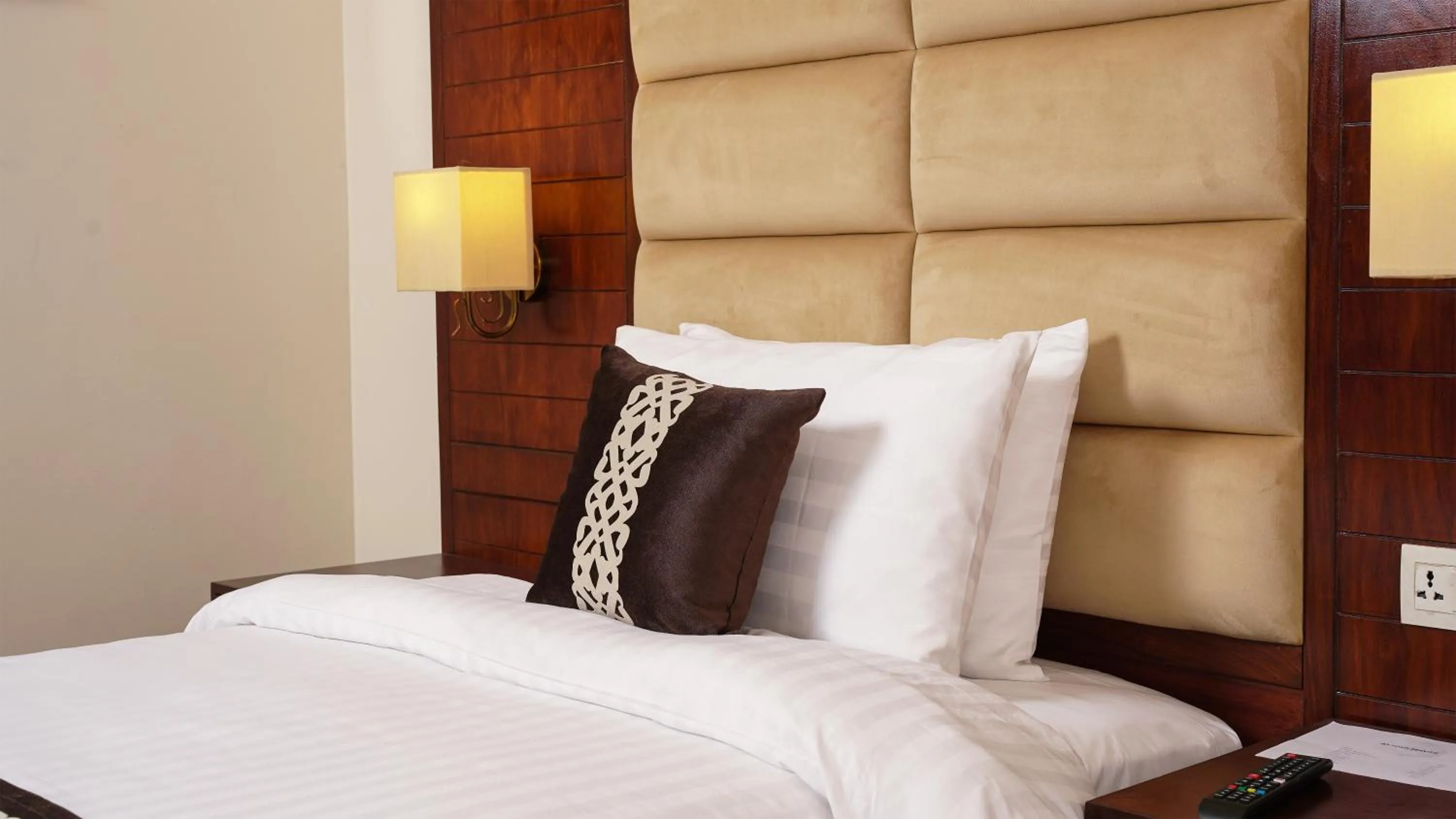 Bed in Faletti's Express- Shimla Hill