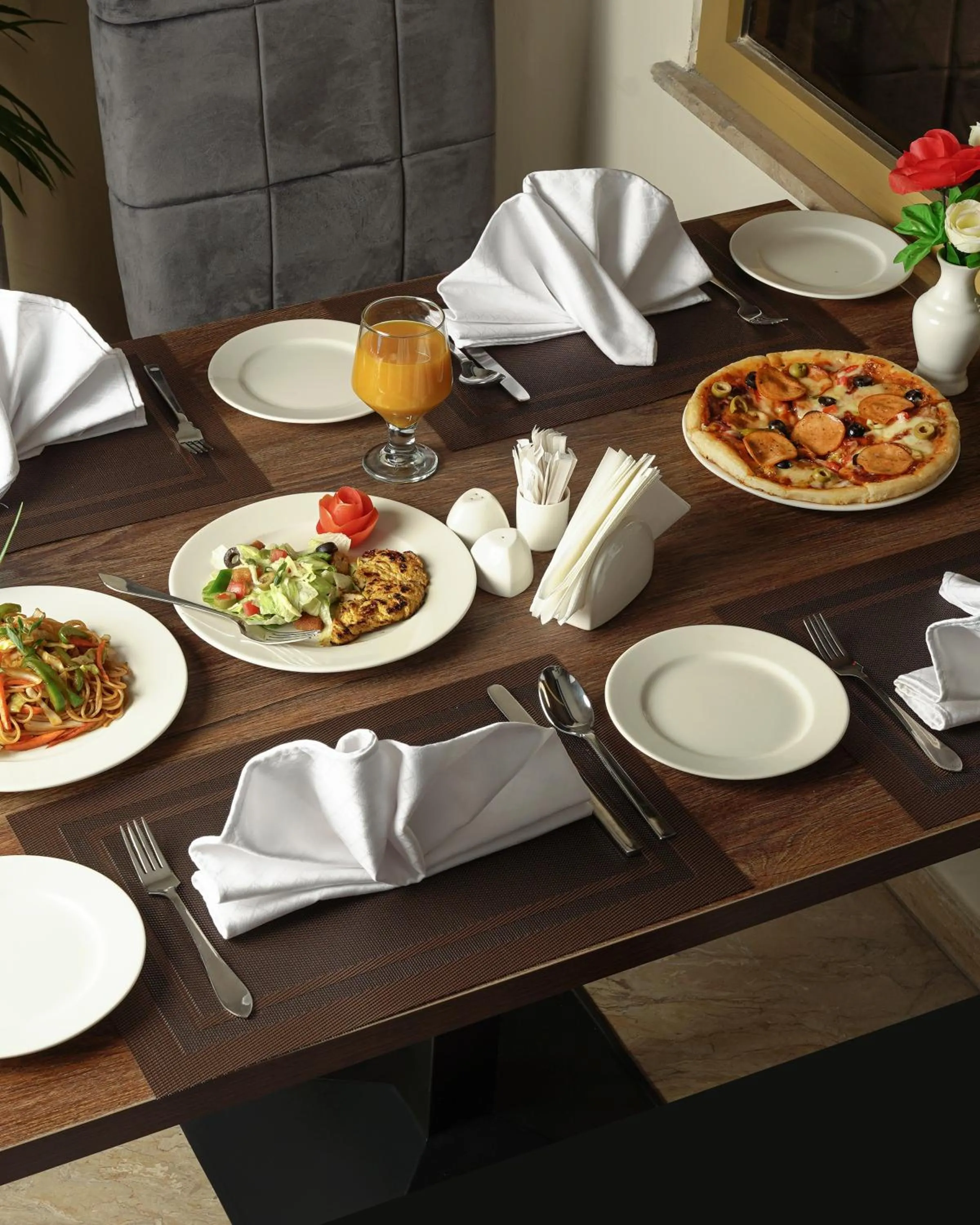 Food and drinks in Faletti's Express- Shimla Hill