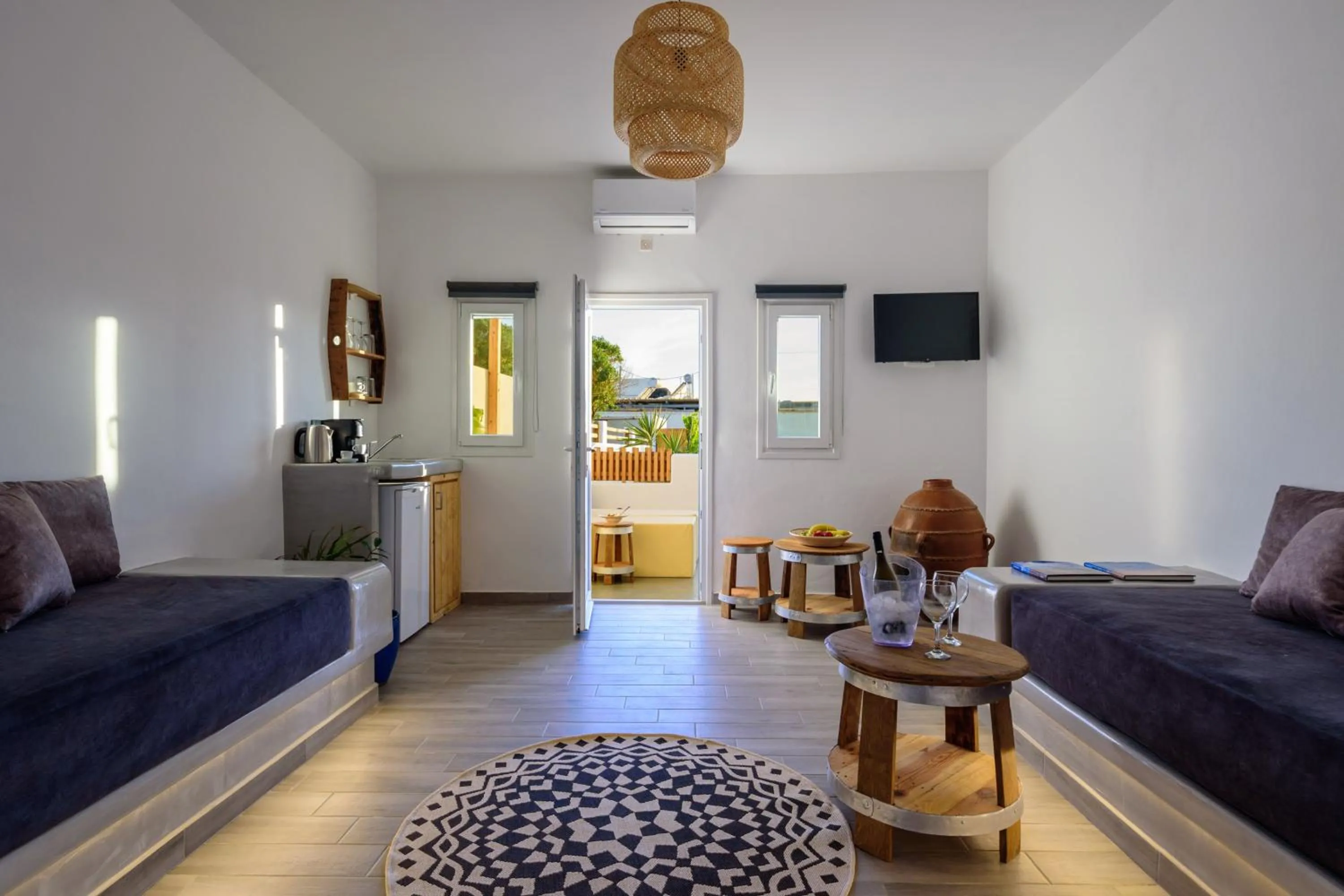 Athiri Luxury Suites