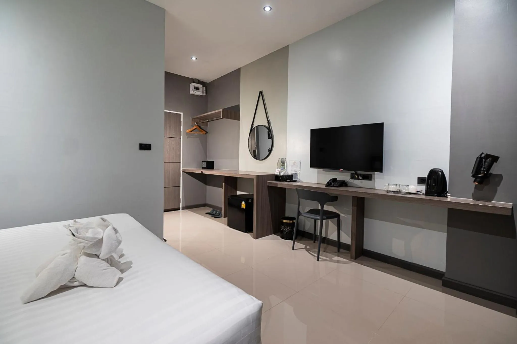 Bed in YSW Hotel Lopburi