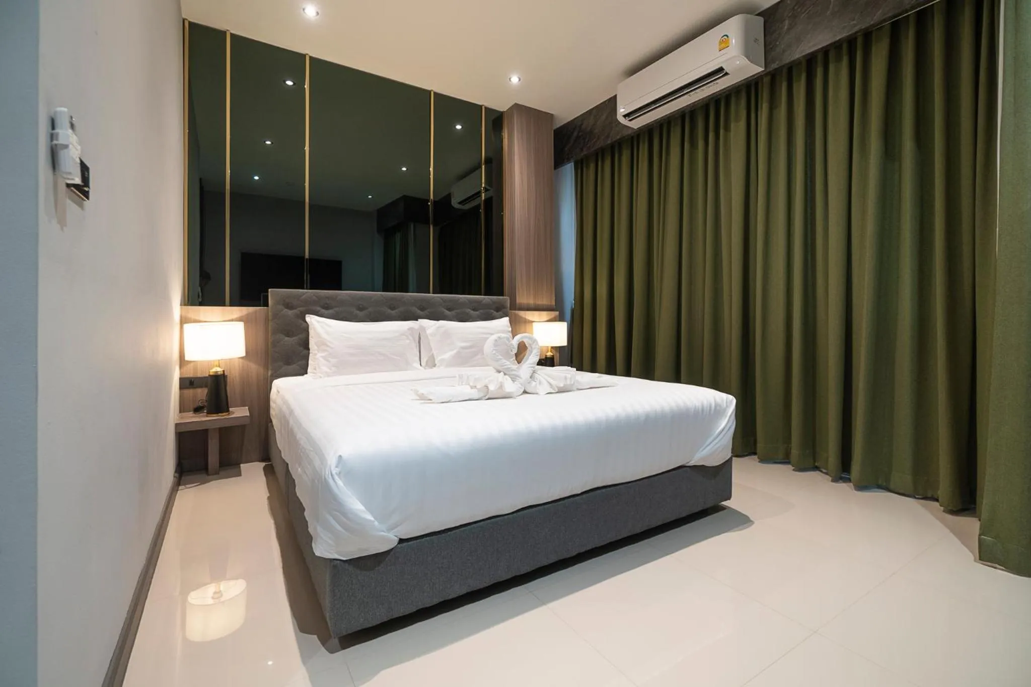 Bed in YSW Hotel Lopburi