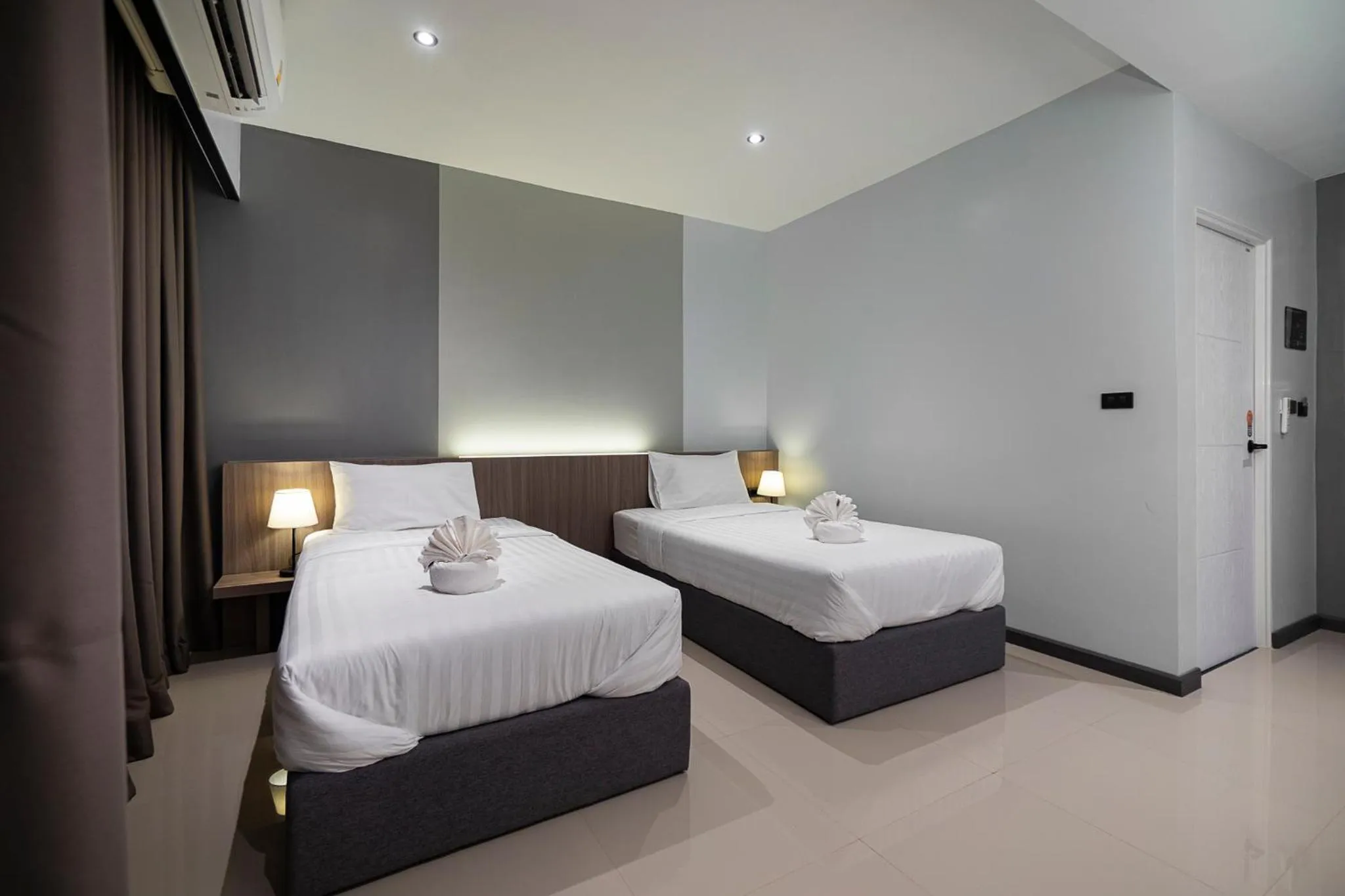 Bed in YSW Hotel Lopburi