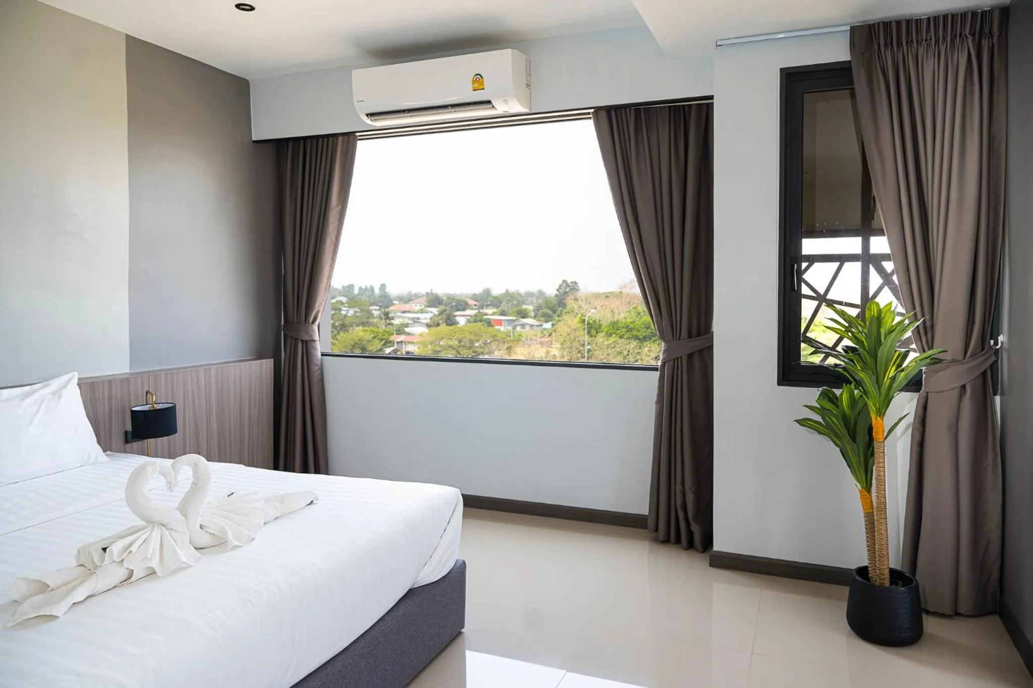 Bed in YSW Hotel Lopburi