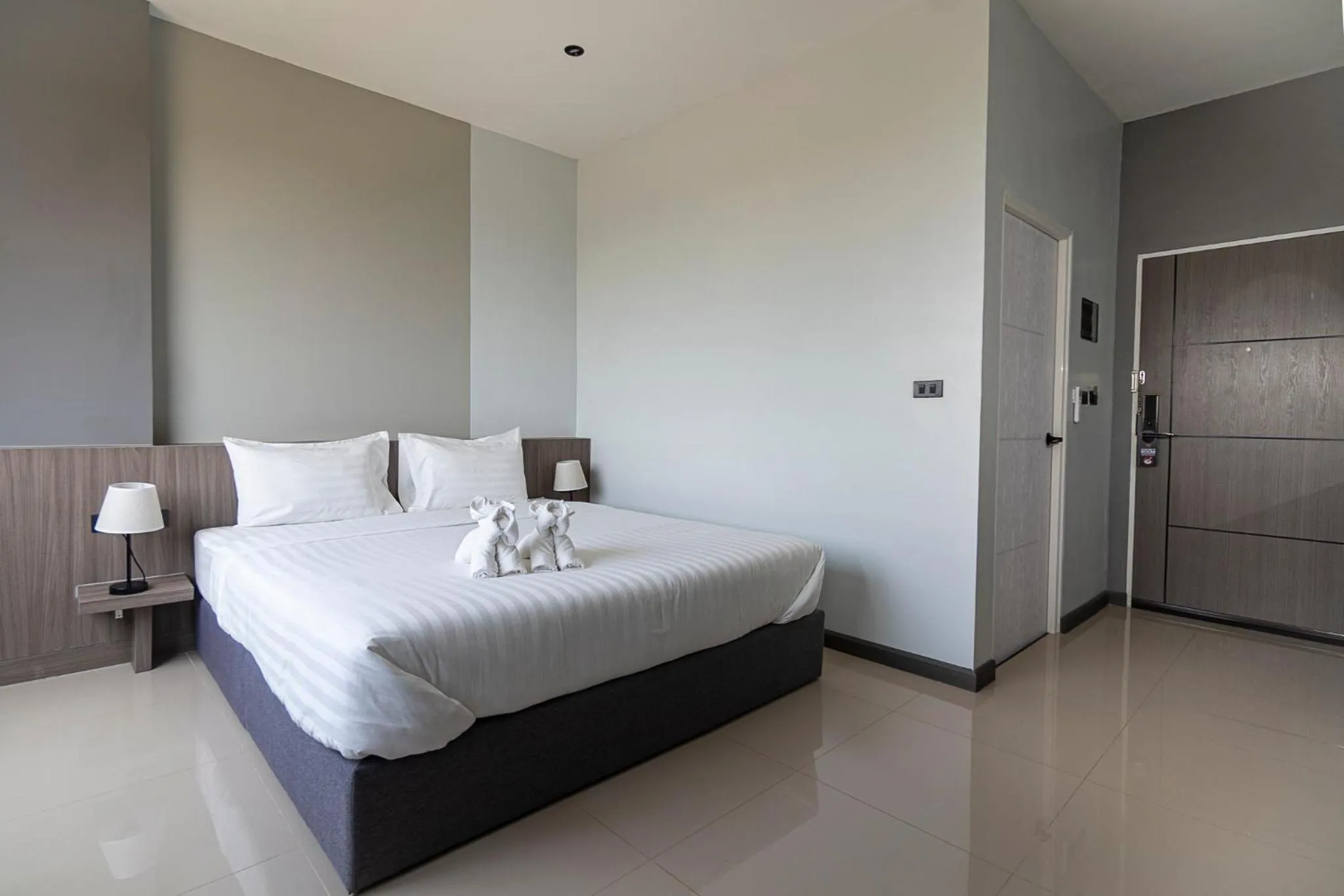 Bed in YSW Hotel Lopburi