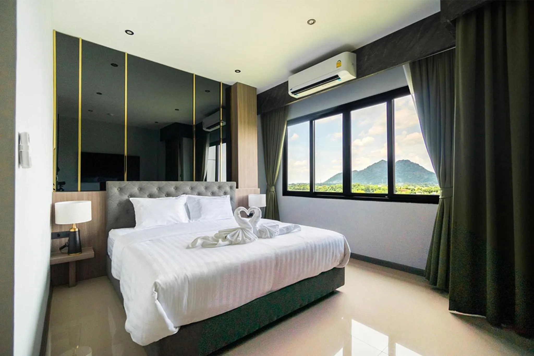 Bed in YSW Hotel Lopburi
