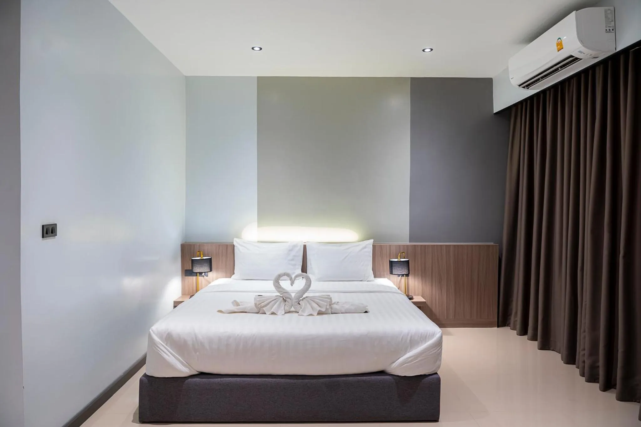 Bed in YSW Hotel Lopburi