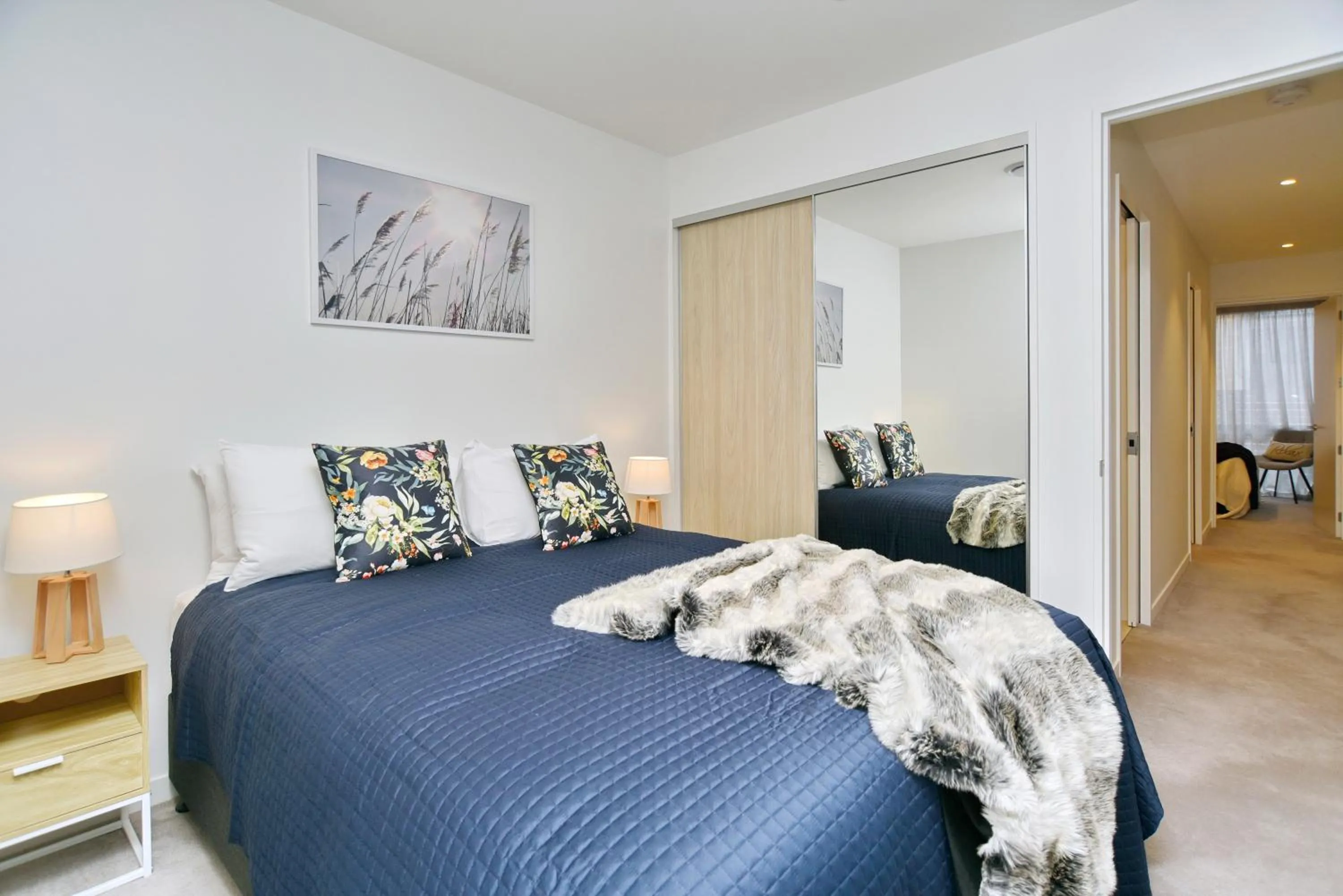 Bed in Worcester Terrace One - Christchurch Holiday Homes