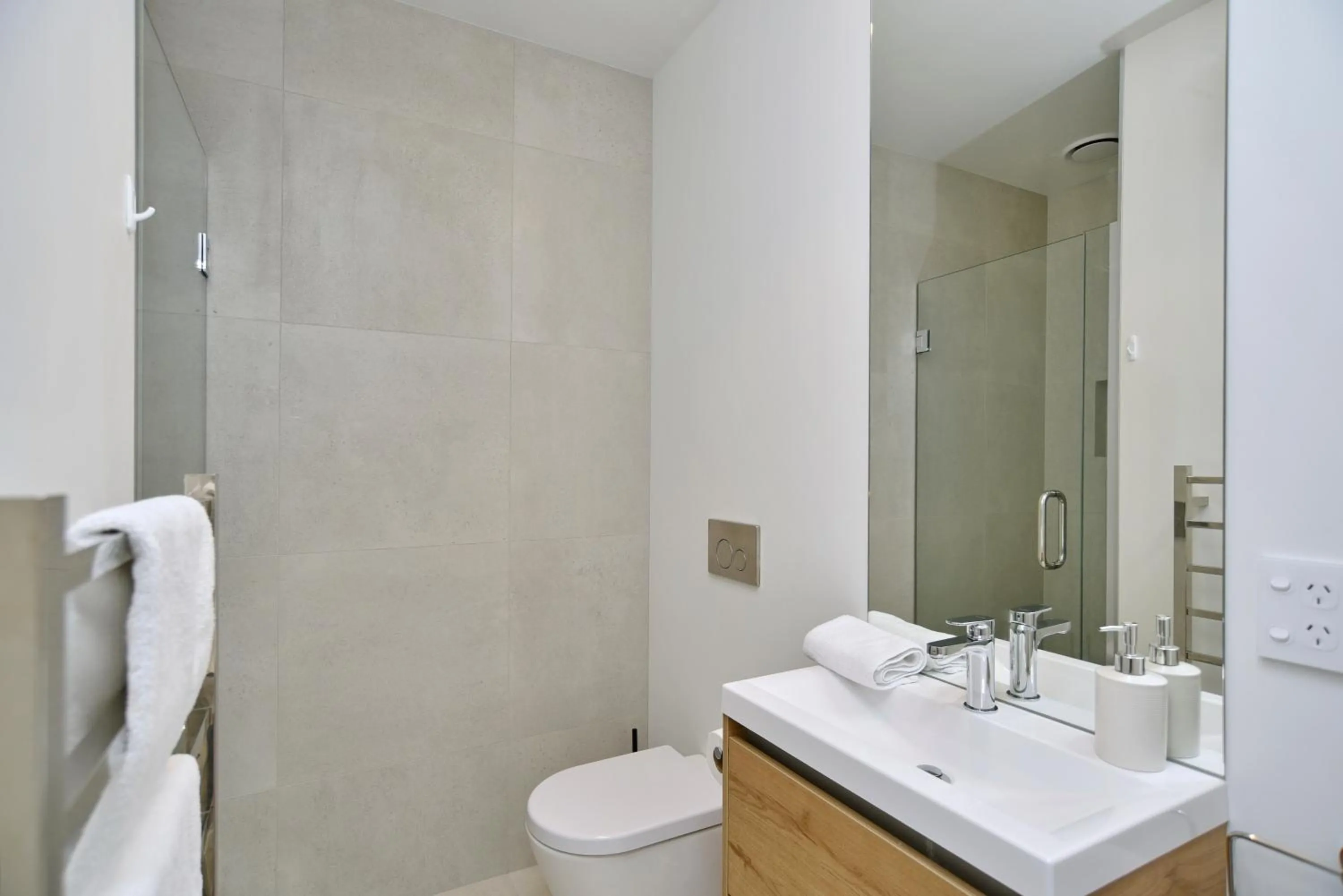 Shower in Worcester Terrace One - Christchurch Holiday Homes