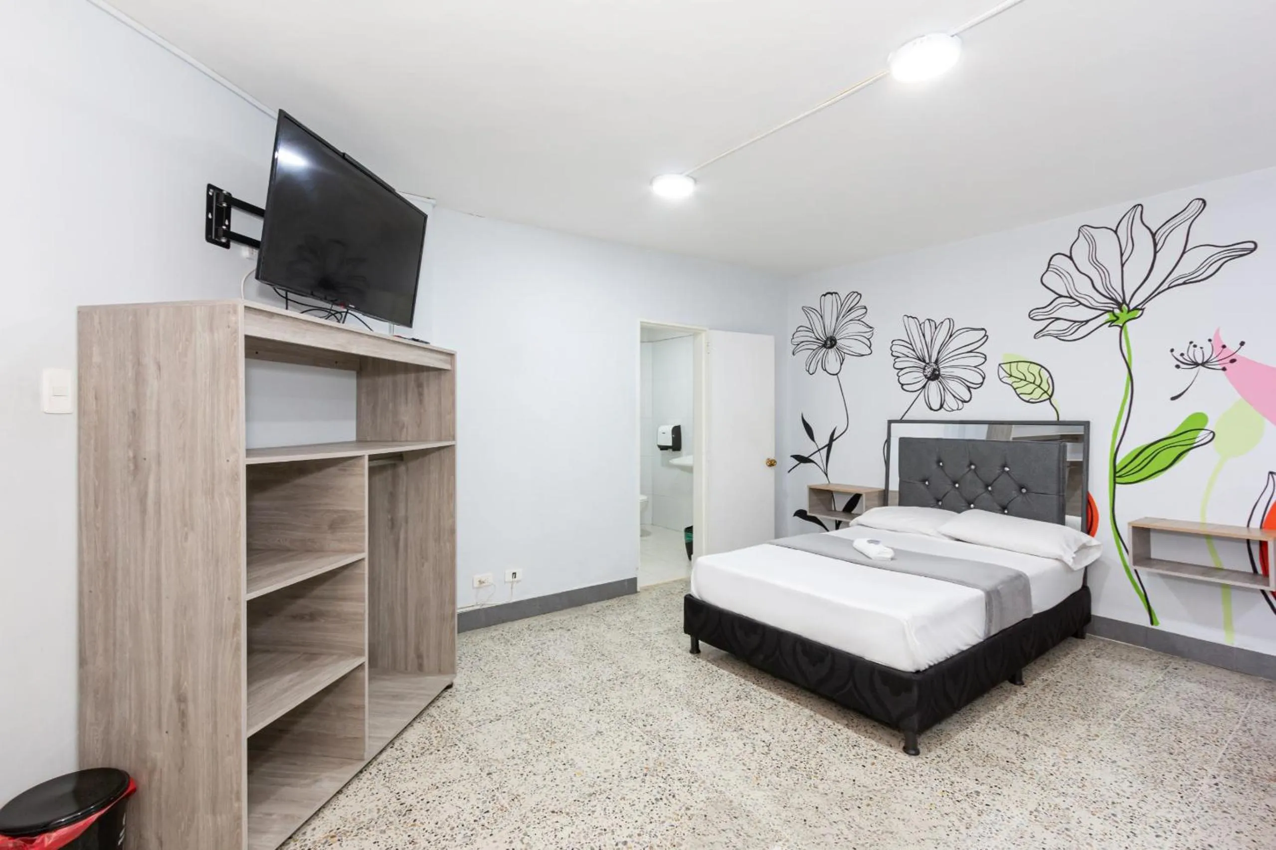 Communal lounge/ TV room, Bed in Hotel Guayacanes 70