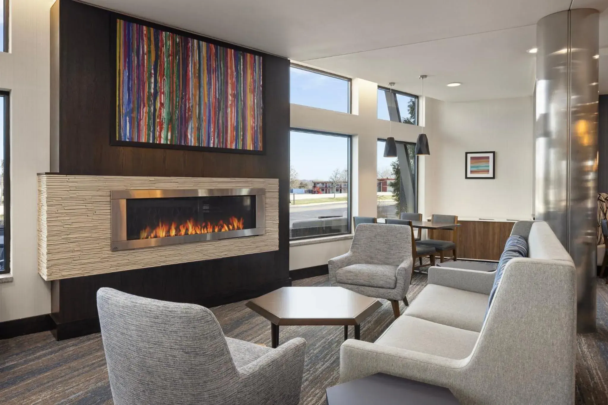 Property building in Holiday Inn Express Moline - Quad Cities Area by IHG Property building in Holiday Inn Express Moline - Quad Cities Area by IHG