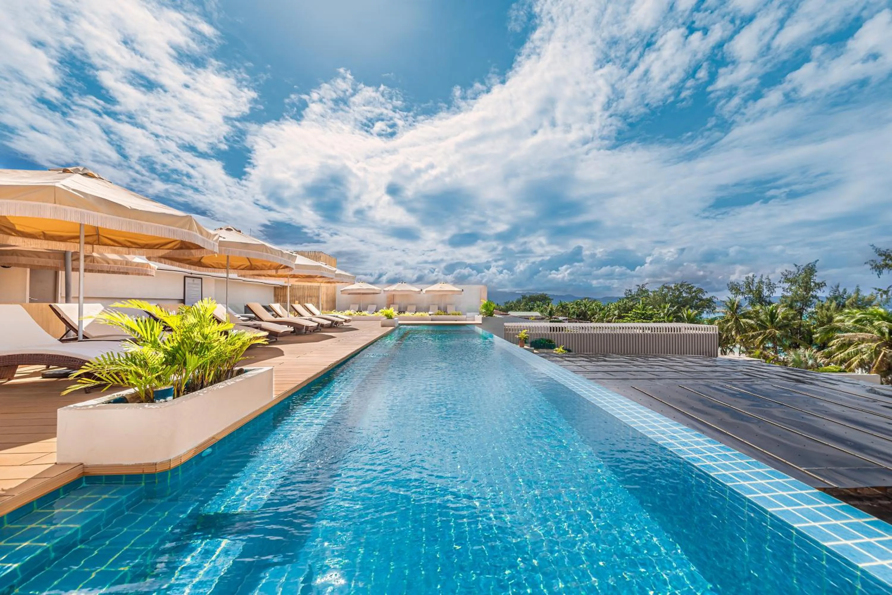 Swimming pool in Mandarin Nest Boracay