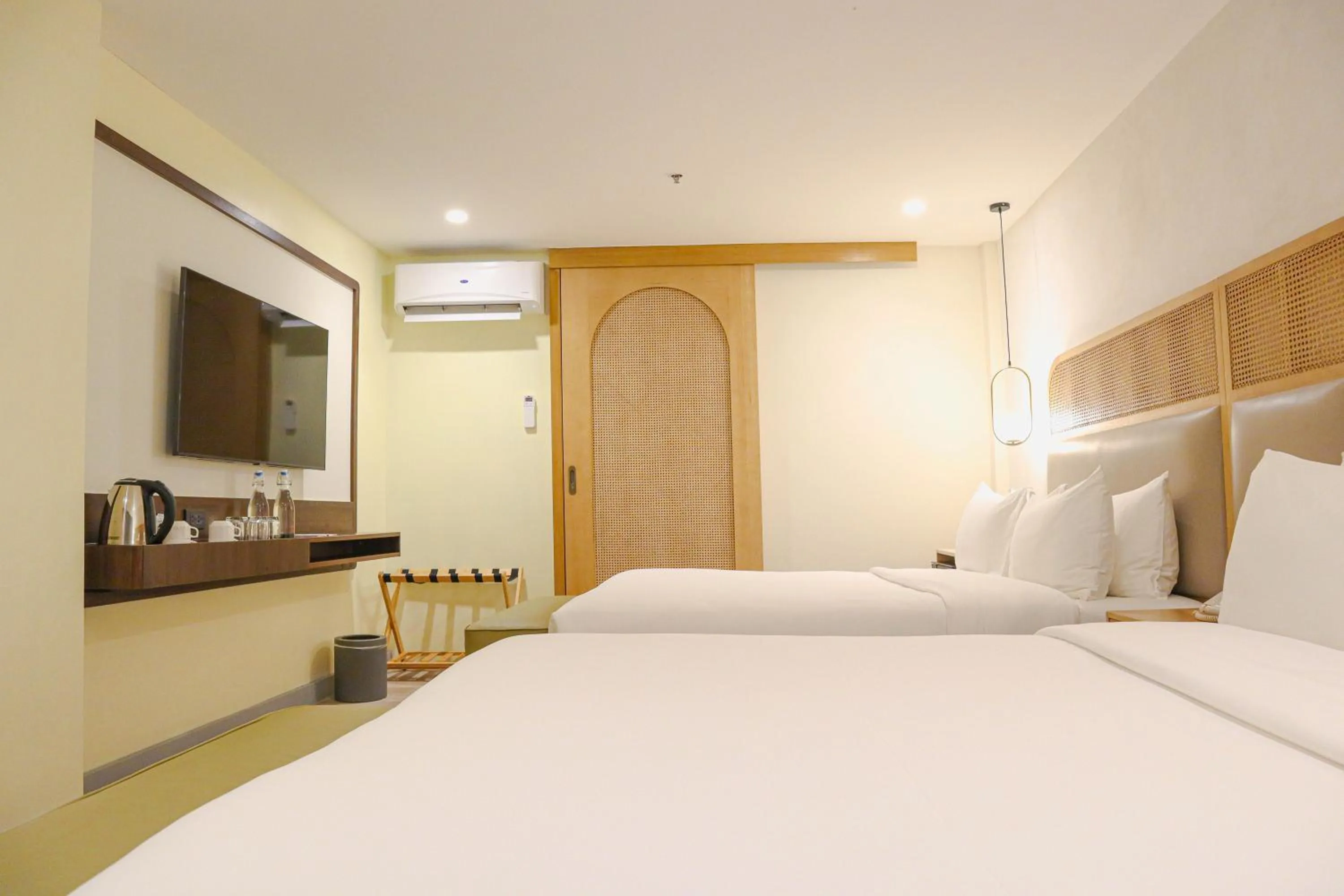 Bedroom, Bed in Mandarin Nest Boracay