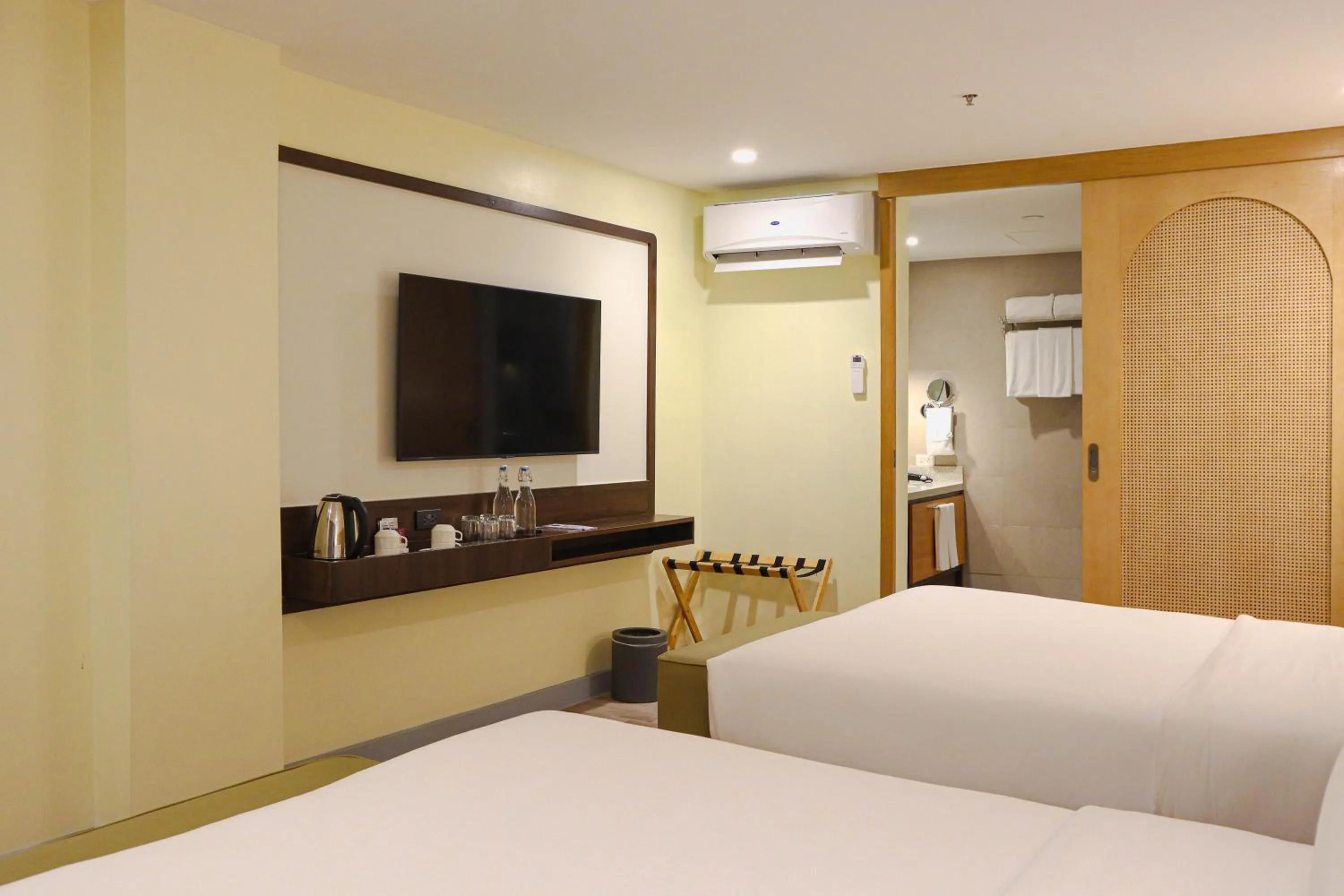 Bedroom, Bed in Mandarin Nest Boracay