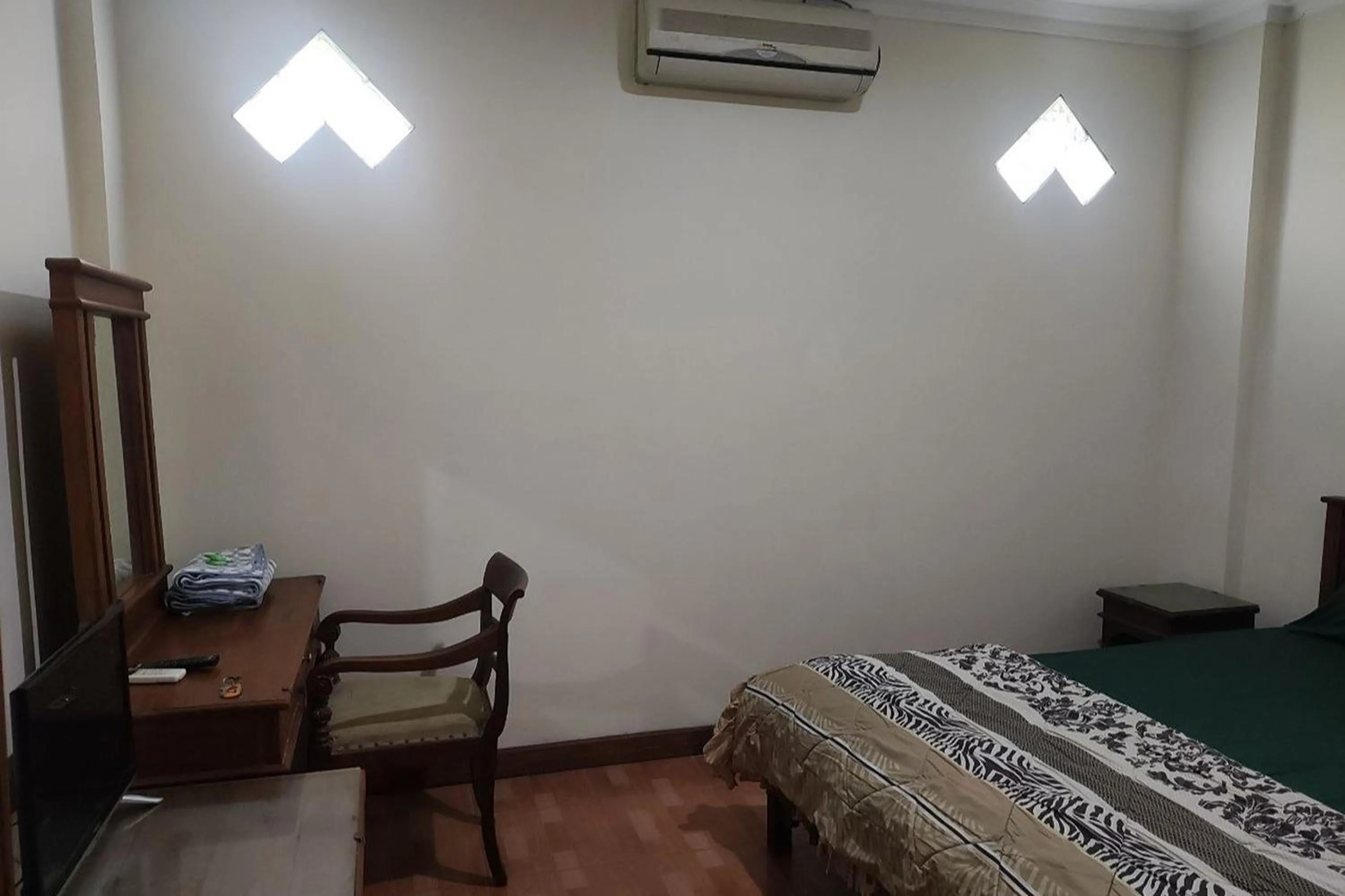 Bedroom, Bed in Hotel Bima