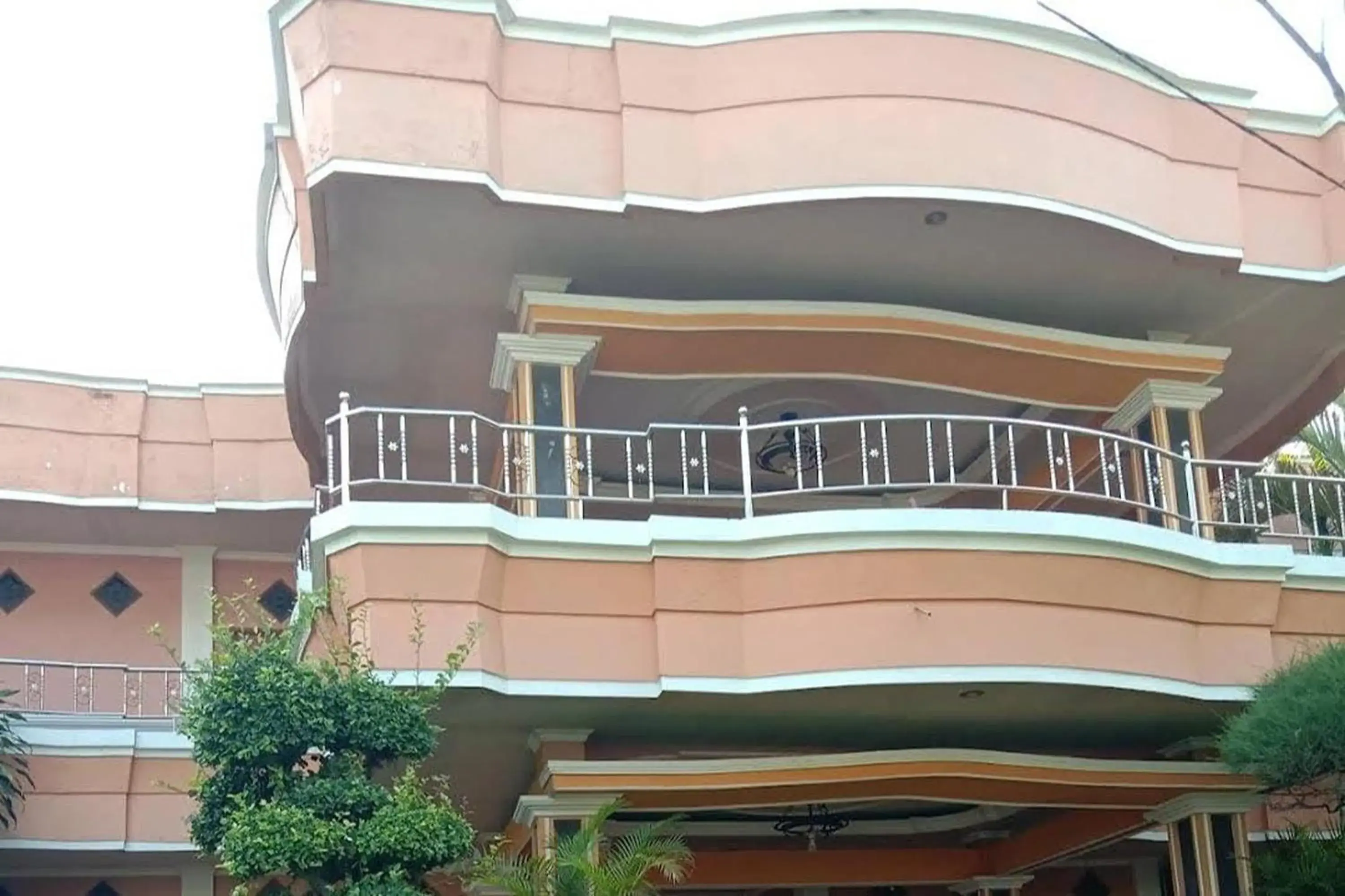 Property building in Hotel Bima Property building in Hotel Bima