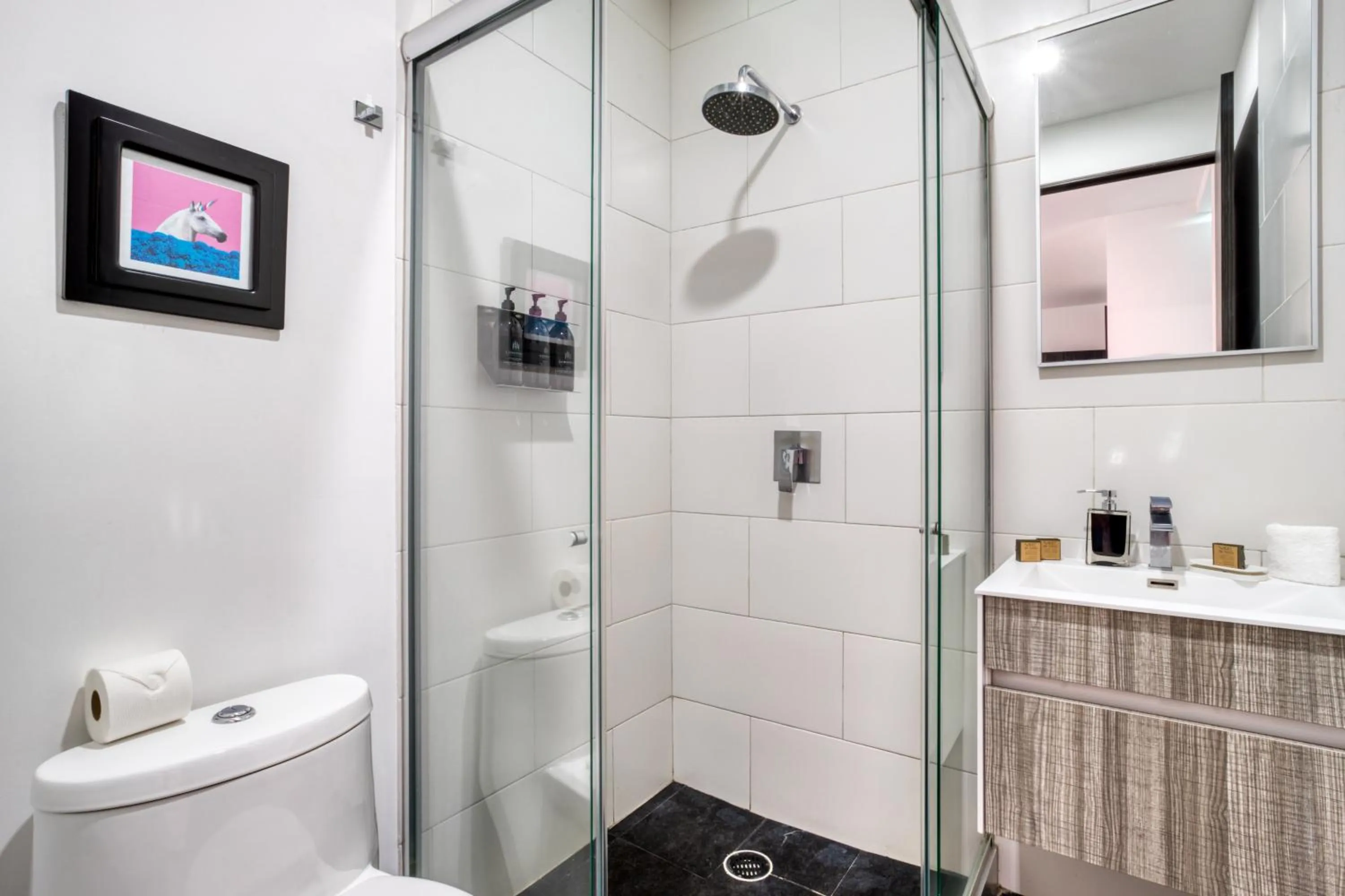 Shower in MEDELLIN by Mr W