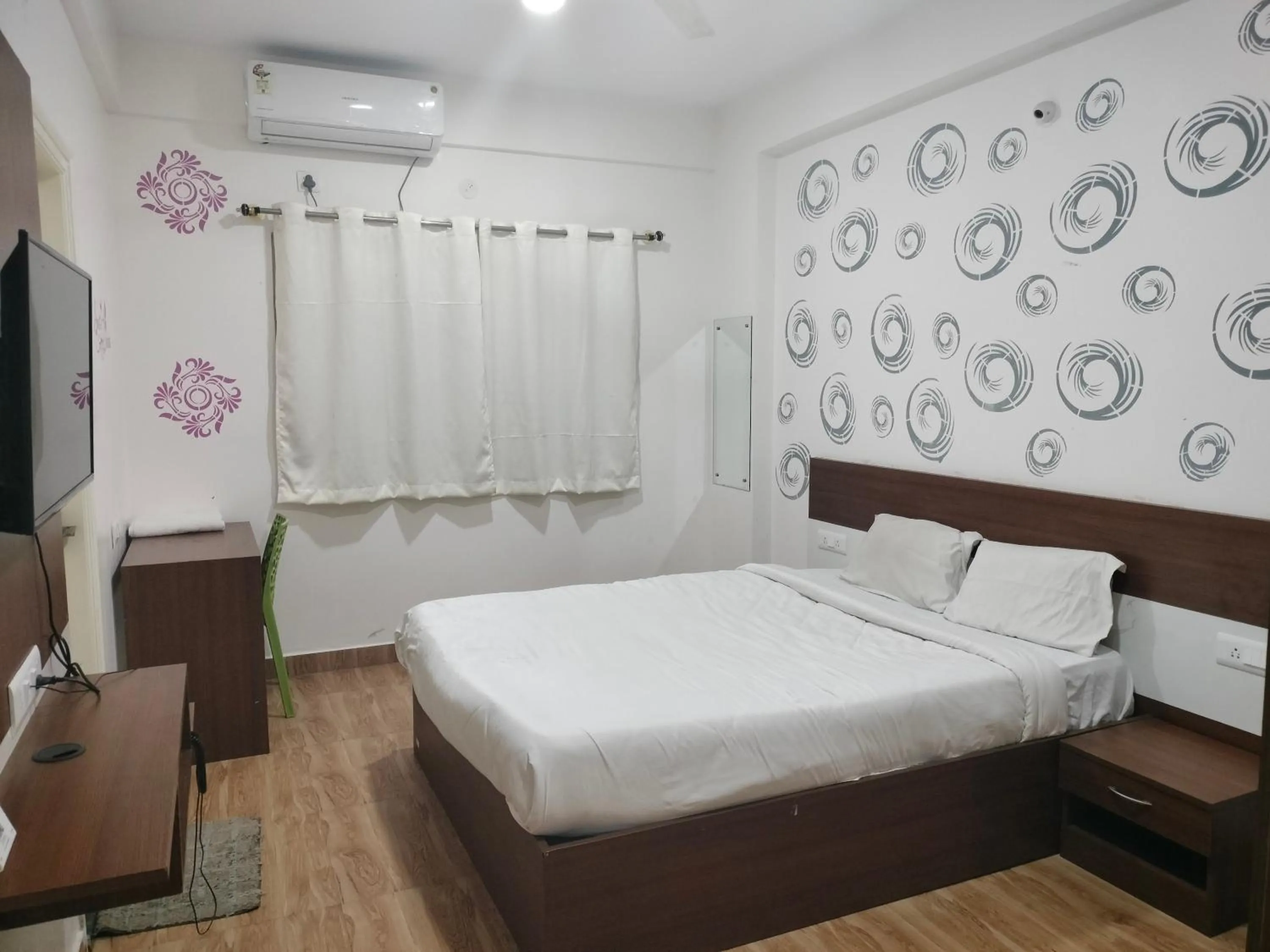 Communal lounge/ TV room in Prince residency Venue