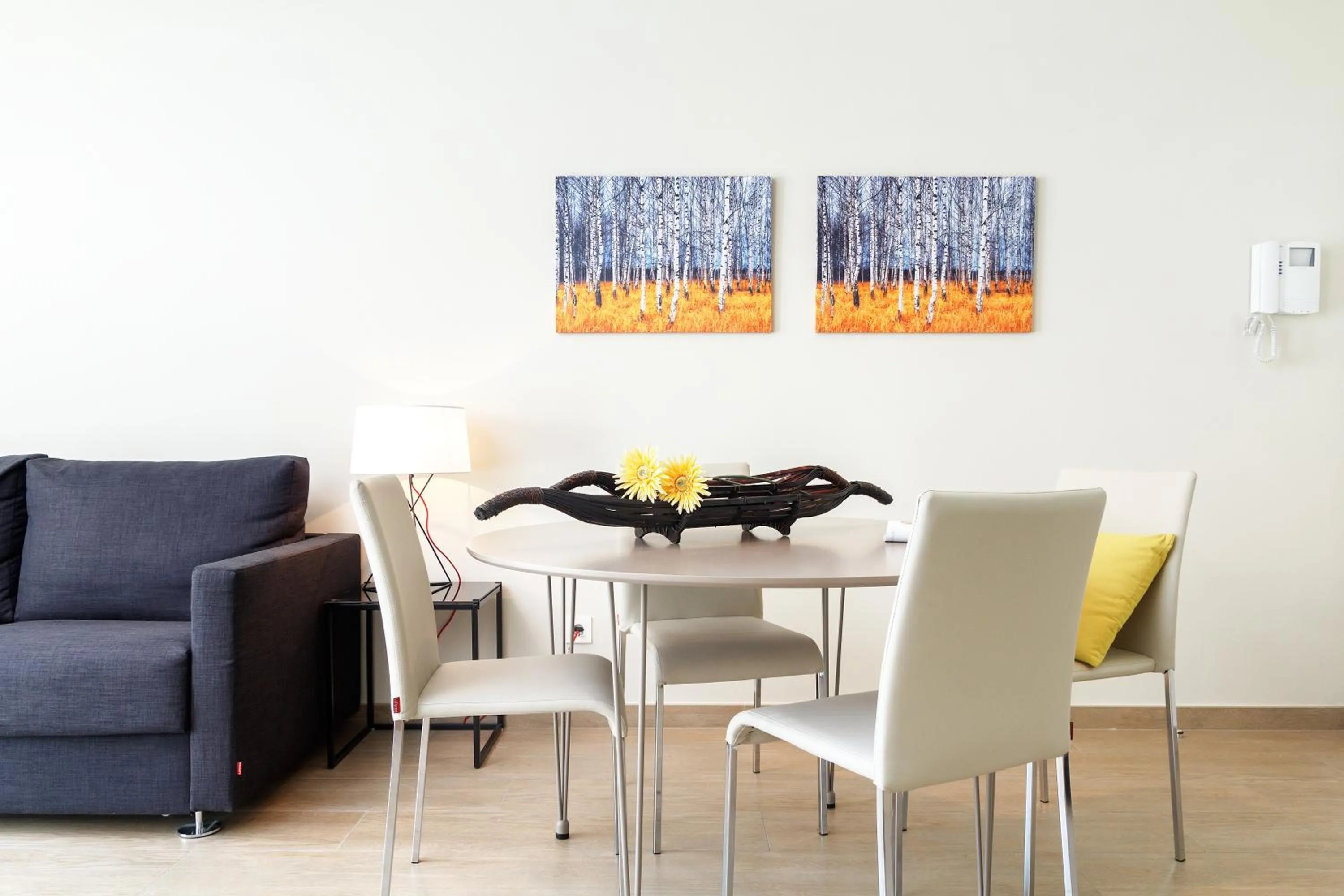 Dining area in Feelathome Plaza Apartments