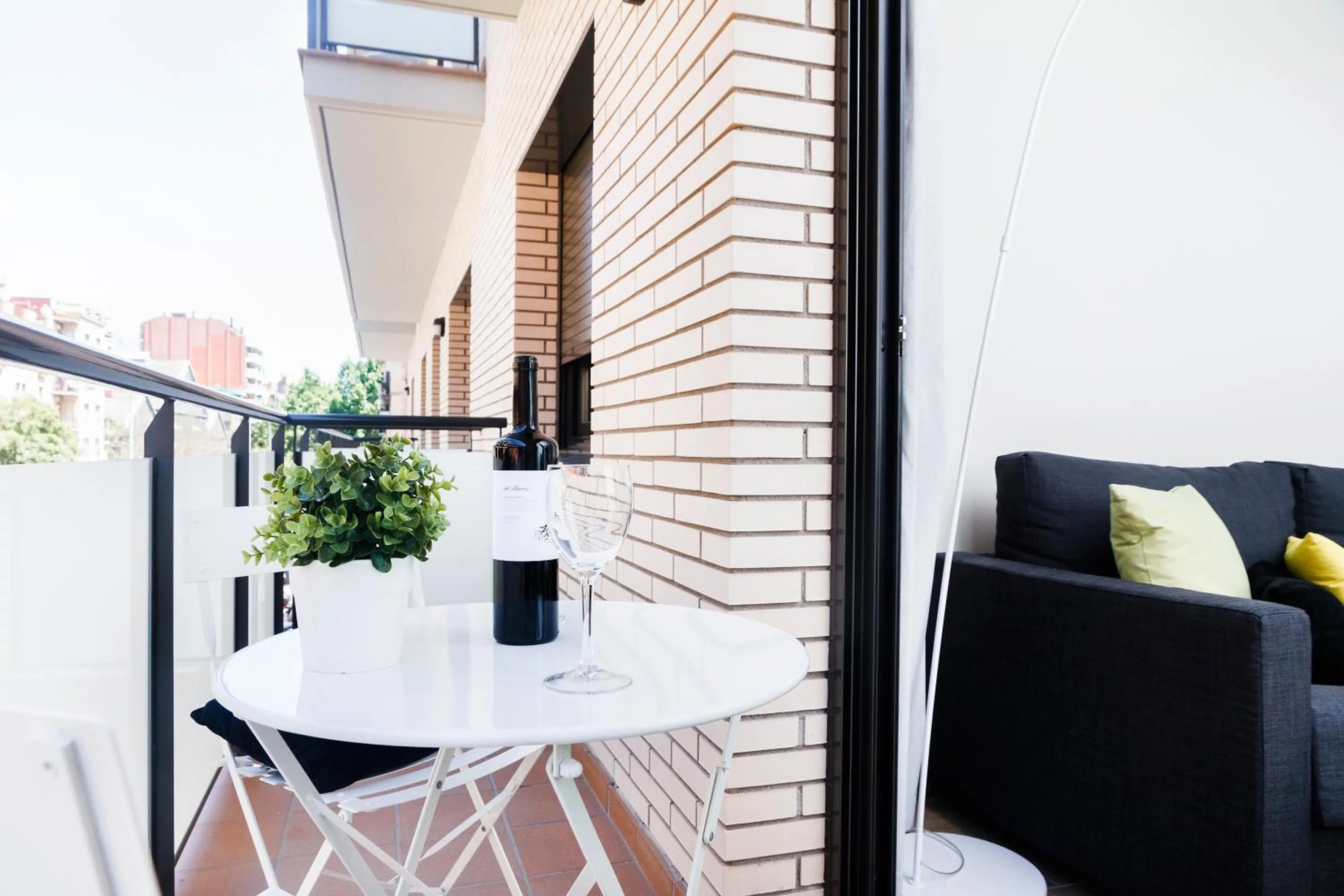 Balcony/Terrace in Feelathome Plaza Apartments