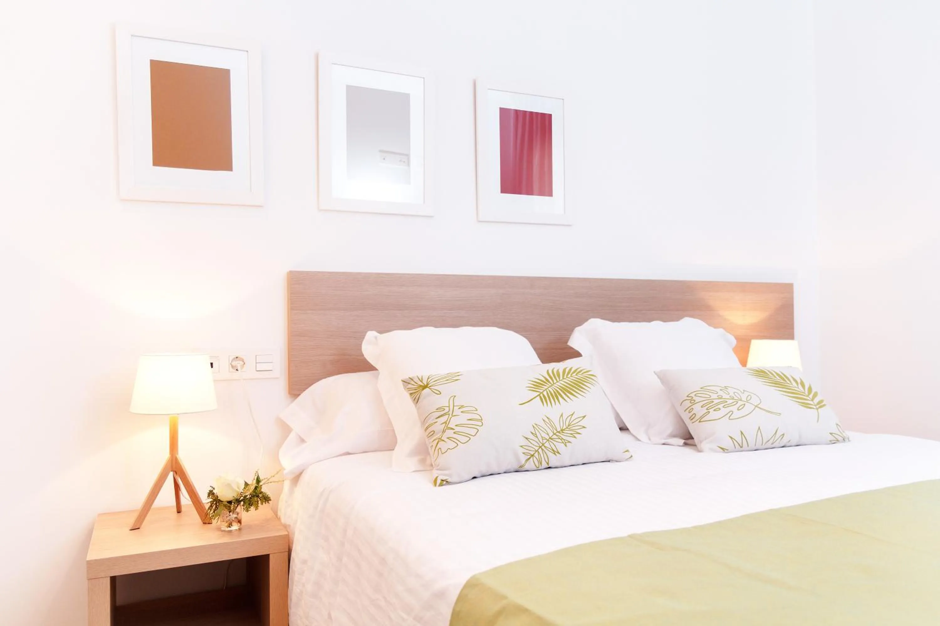 Decorative detail, Bed in Feelathome Plaza Apartments