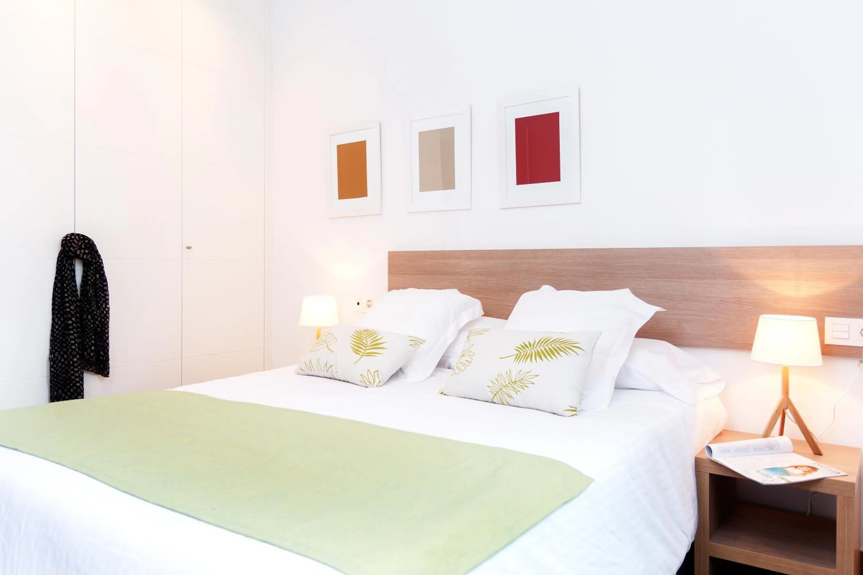 Bed in Feelathome Plaza Apartments