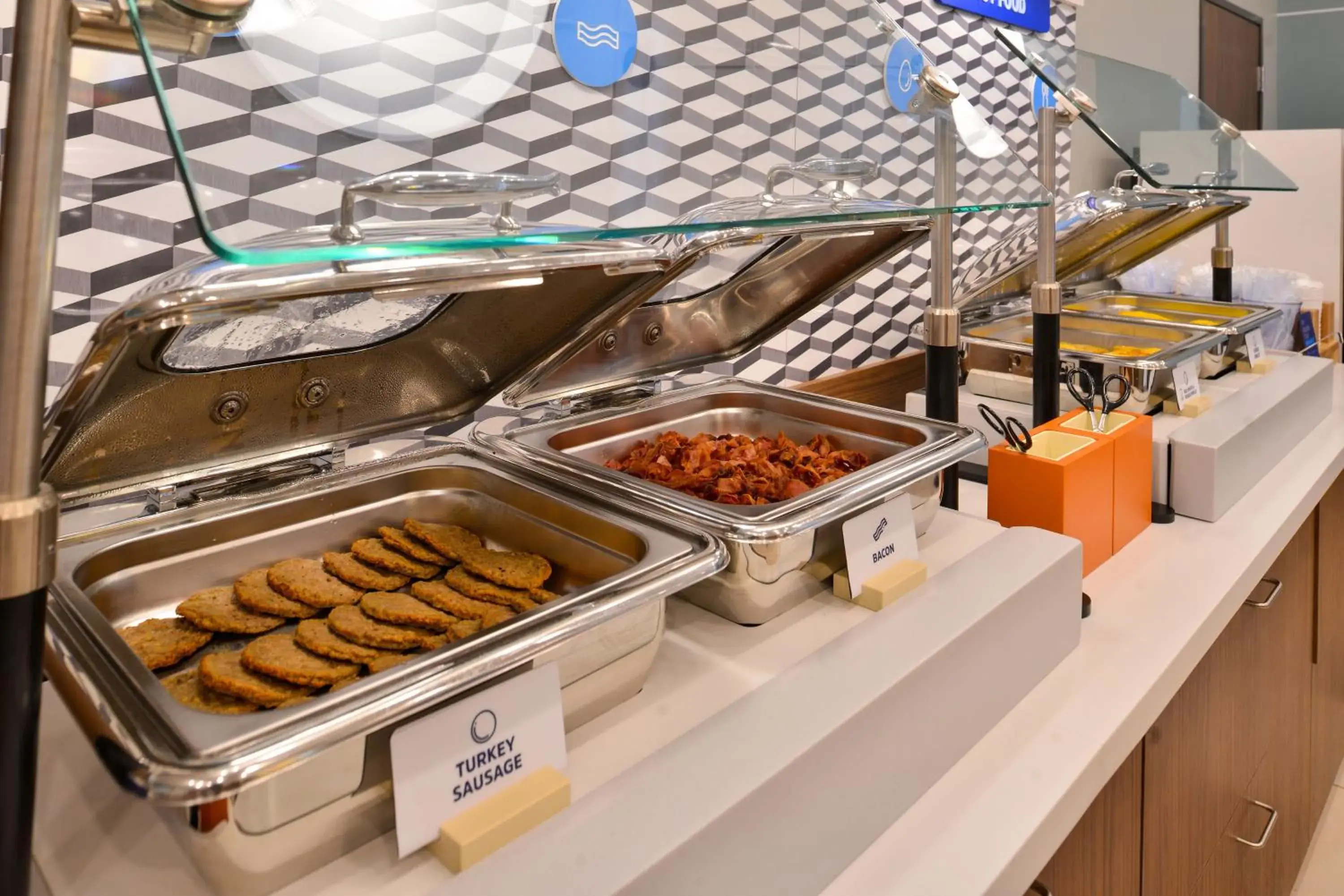 Breakfast in Holiday Inn Express and Suites Atascocita - Humble - Kingwood by IHG Breakfast in Holiday Inn Express and Suites Atascocita - Humble - Kingwood by IHG