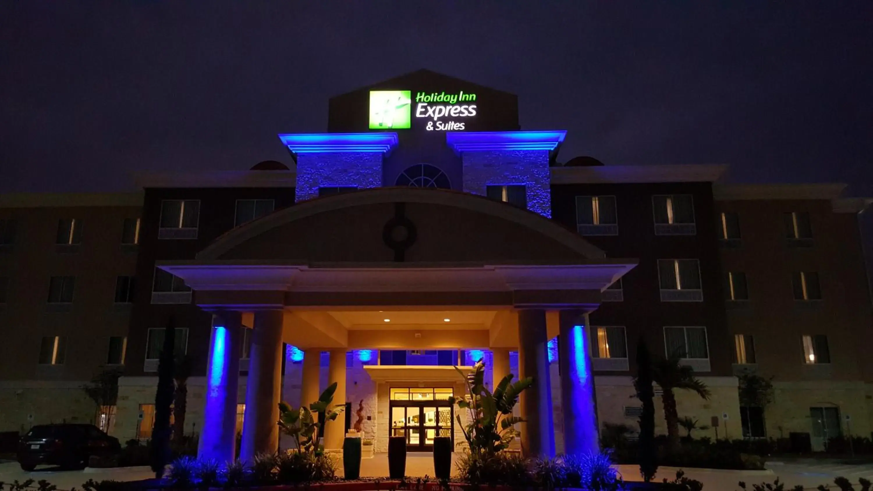 Property building in Holiday Inn Express and Suites Atascocita - Humble - Kingwood by IHG Property building in Holiday Inn Express and Suites Atascocita - Humble - Kingwood by IHG