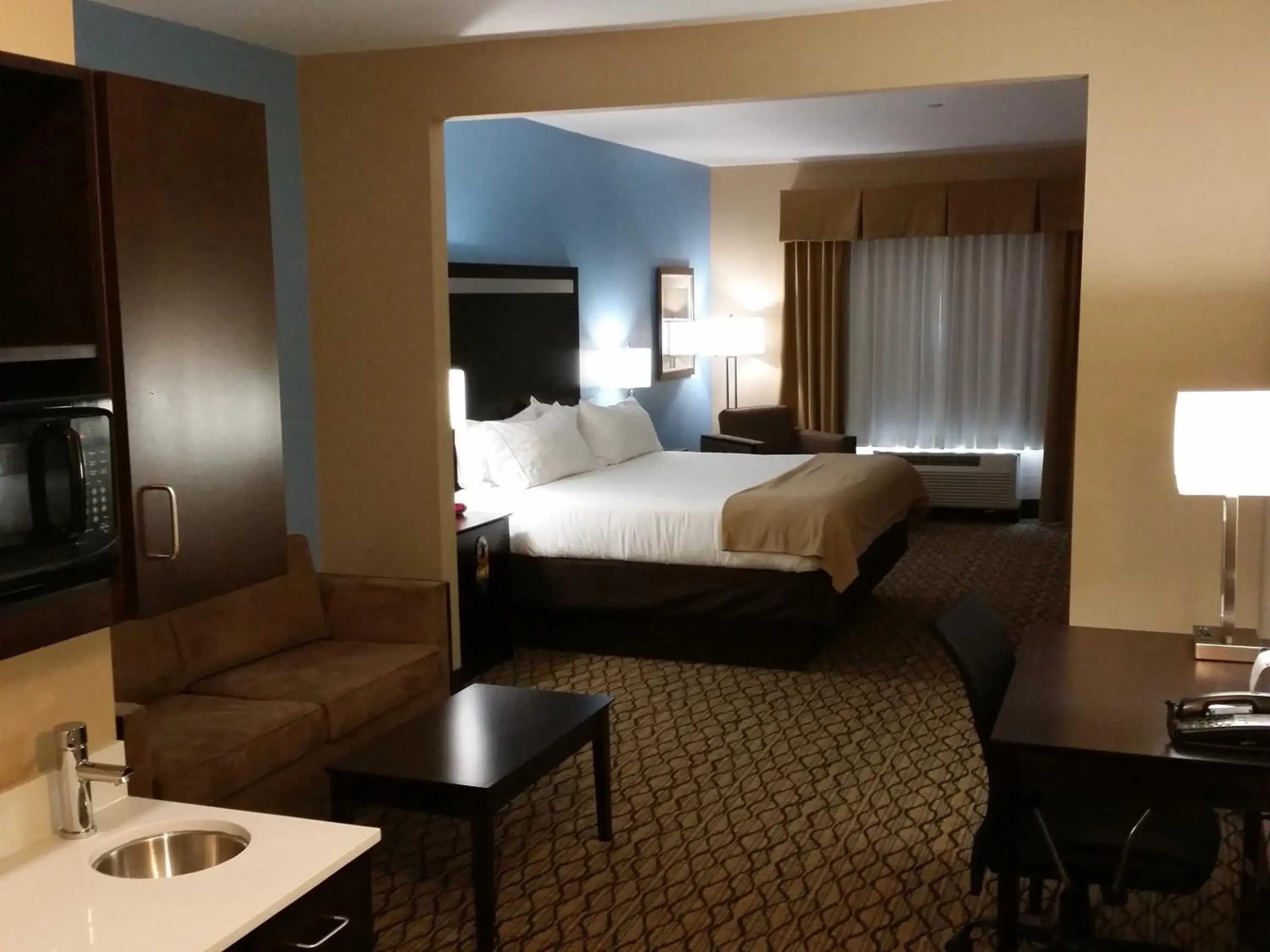 King Suite in Holiday Inn Express and Suites Atascocita - Humble - Kingwood by IHG King Suite in Holiday Inn Express and Suites Atascocita - Humble - Kingwood by IHG
