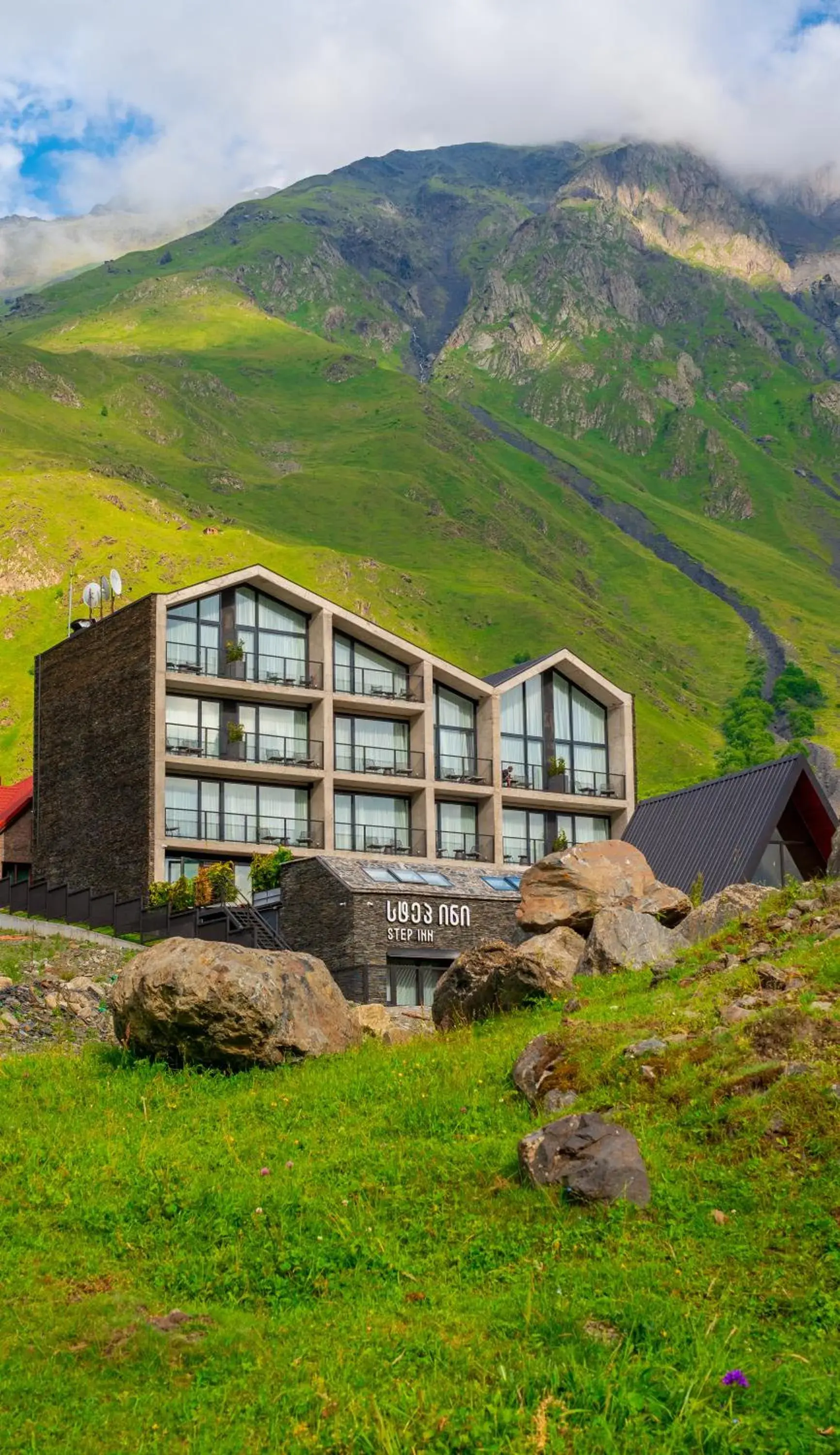 Property building in Step Inn - Kazbegi Property building in Step Inn - Kazbegi