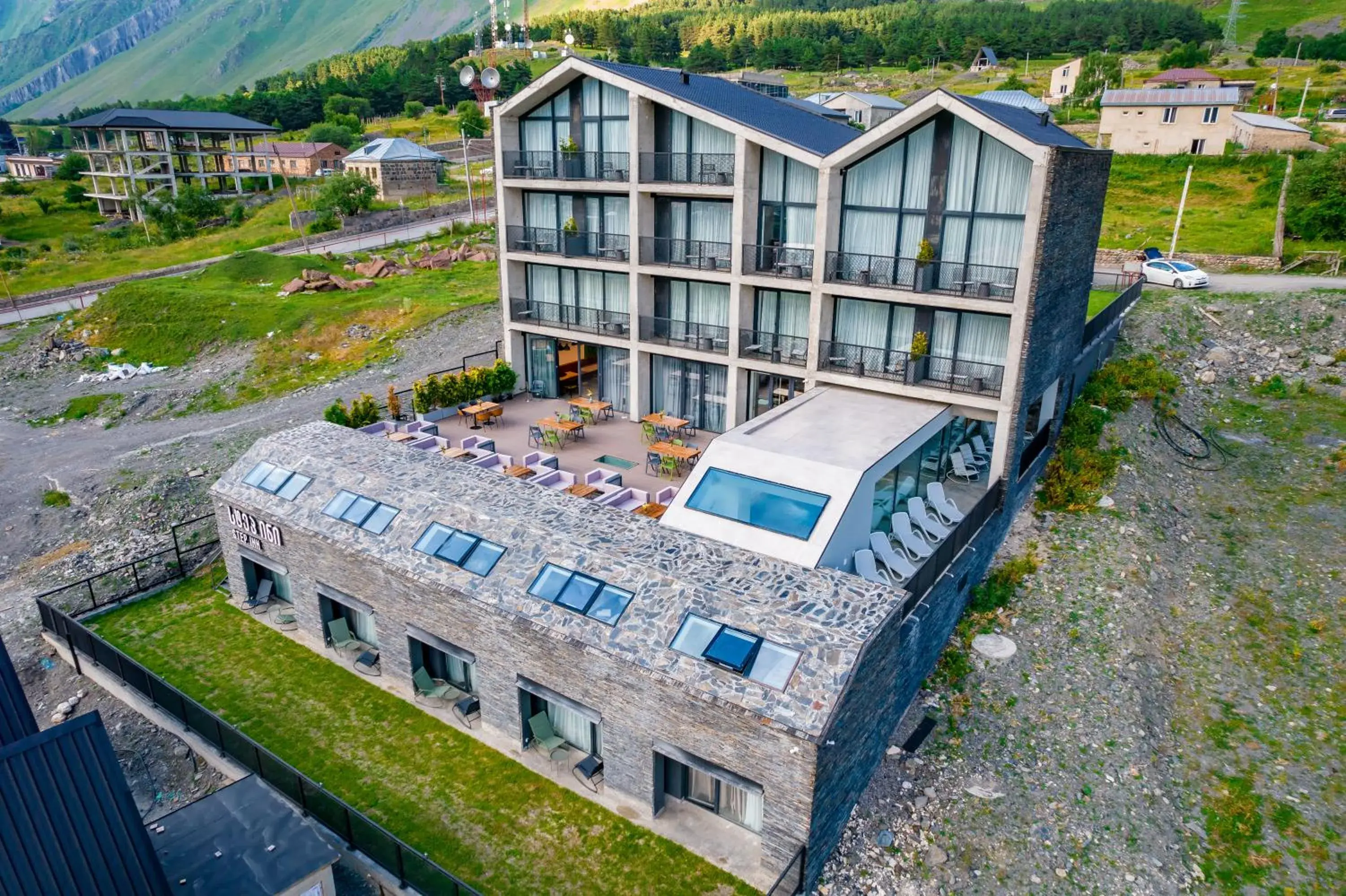 Property building in Step Inn - Kazbegi Property building in Step Inn - Kazbegi