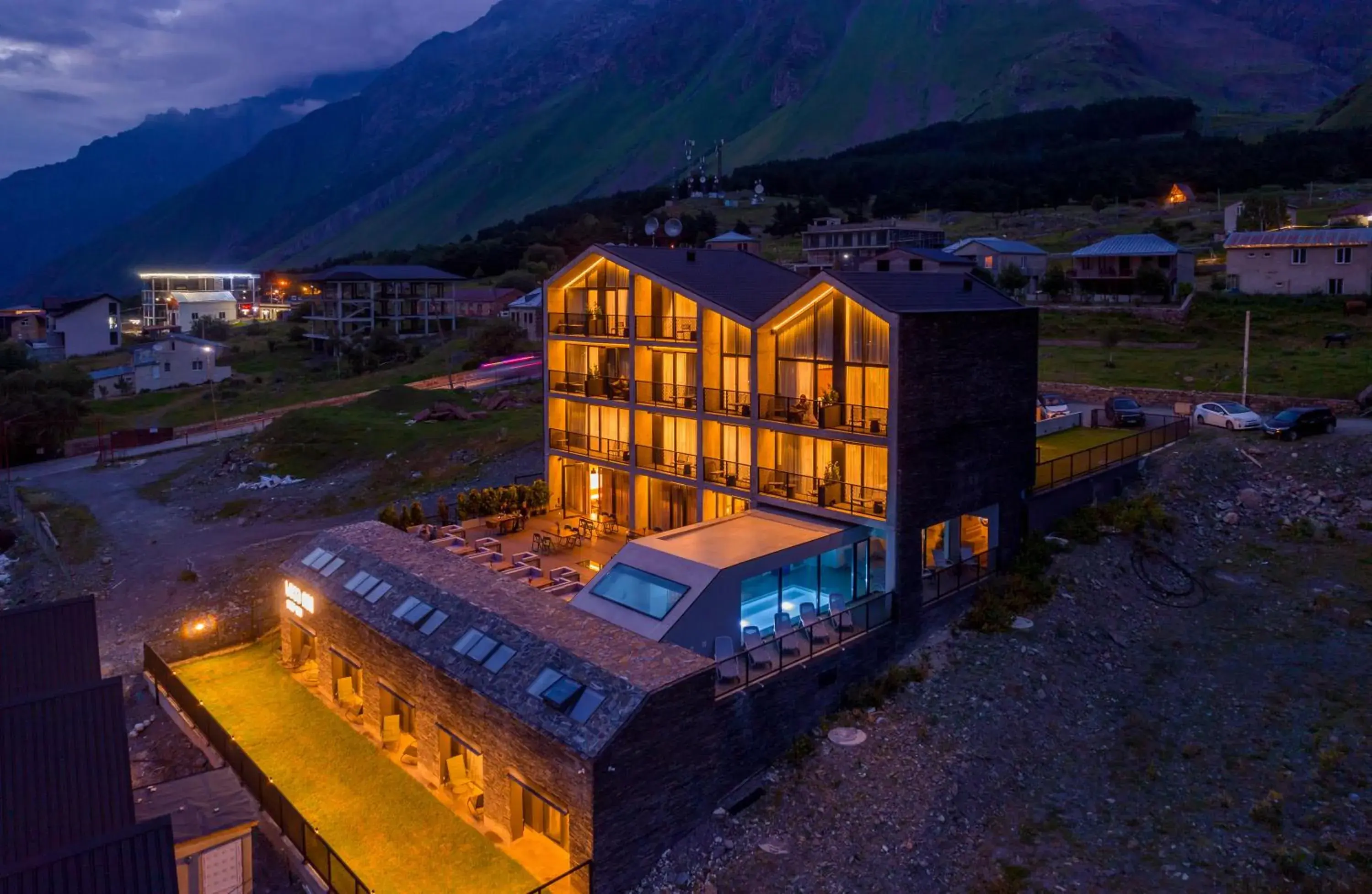 Property building in Step Inn - Kazbegi Property building in Step Inn - Kazbegi