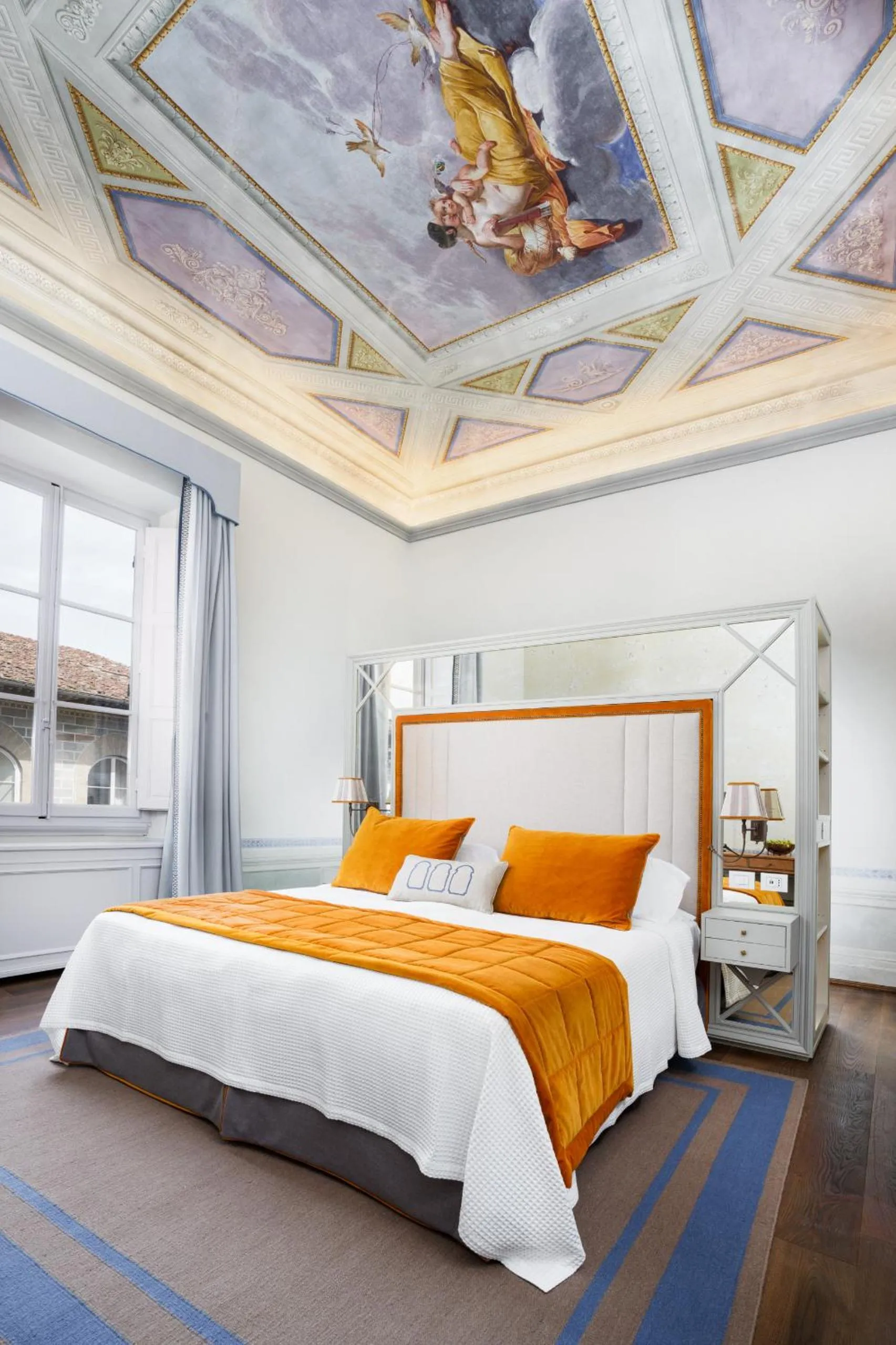 Photo of the whole room, Bed in Duchessa Sofia - La Dimora degli Affreschi Florence
