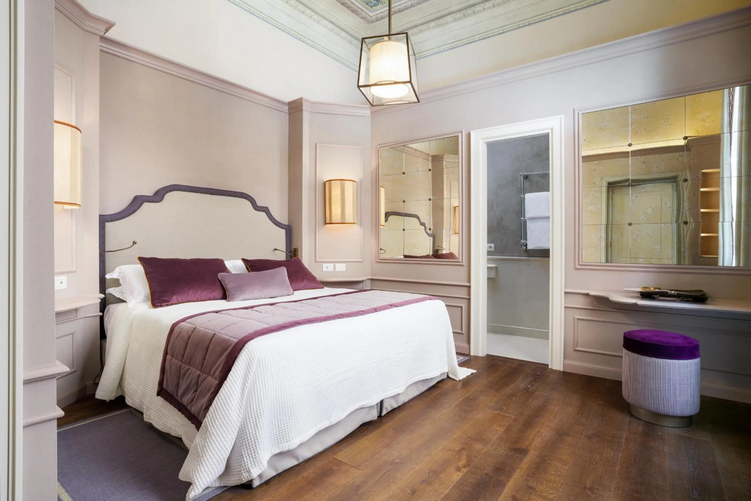 Photo of the whole room, Bed in Duchessa Sofia - La Dimora degli Affreschi Florence