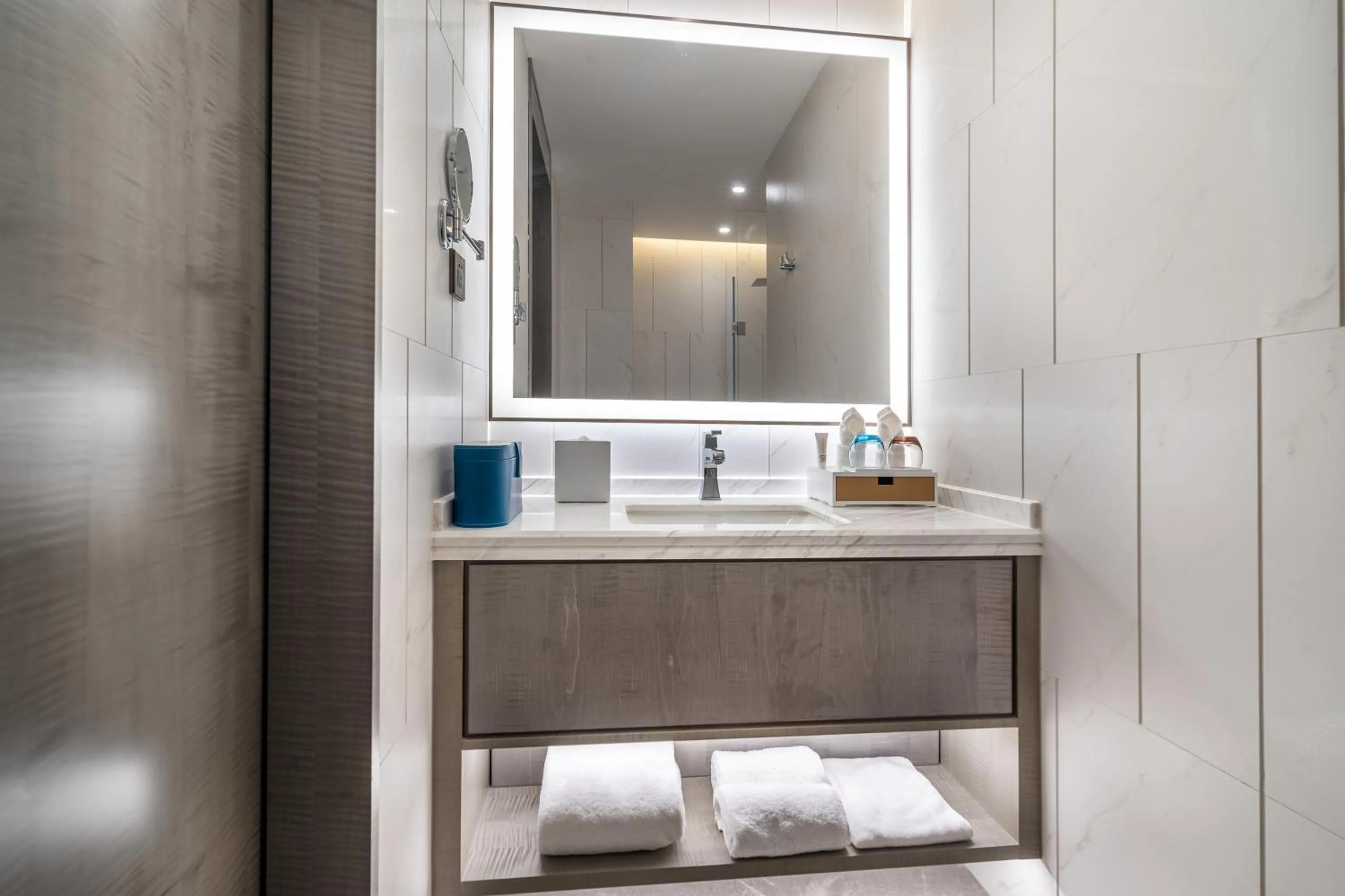 Bathroom in Hyatt Place Linyi People Square