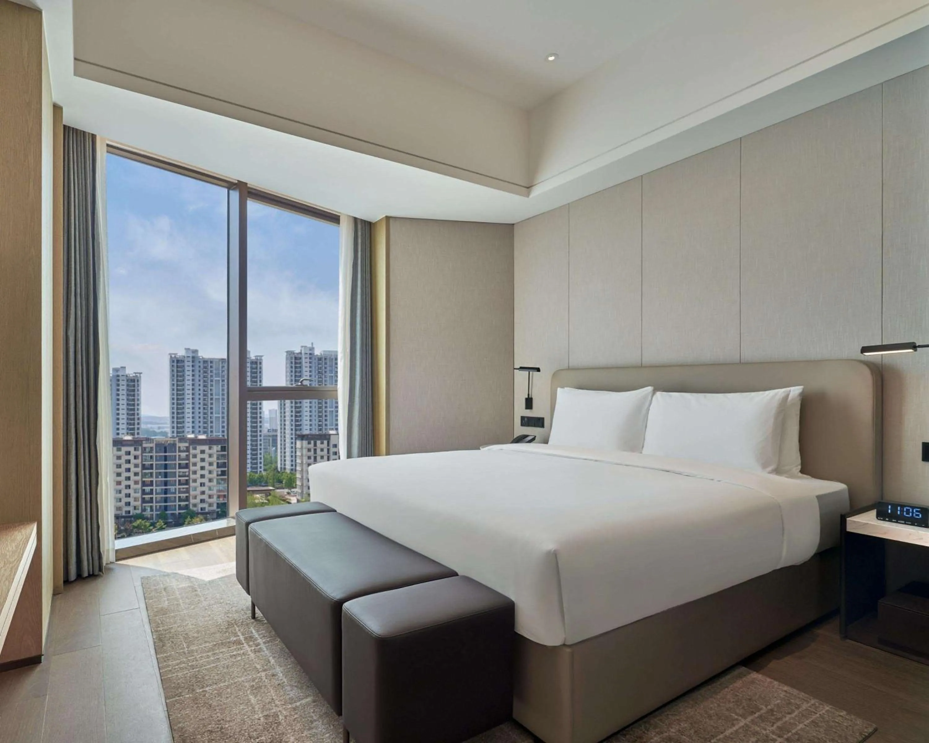 Photo of the whole room, Bed in Hyatt Place Yantai Development Zone