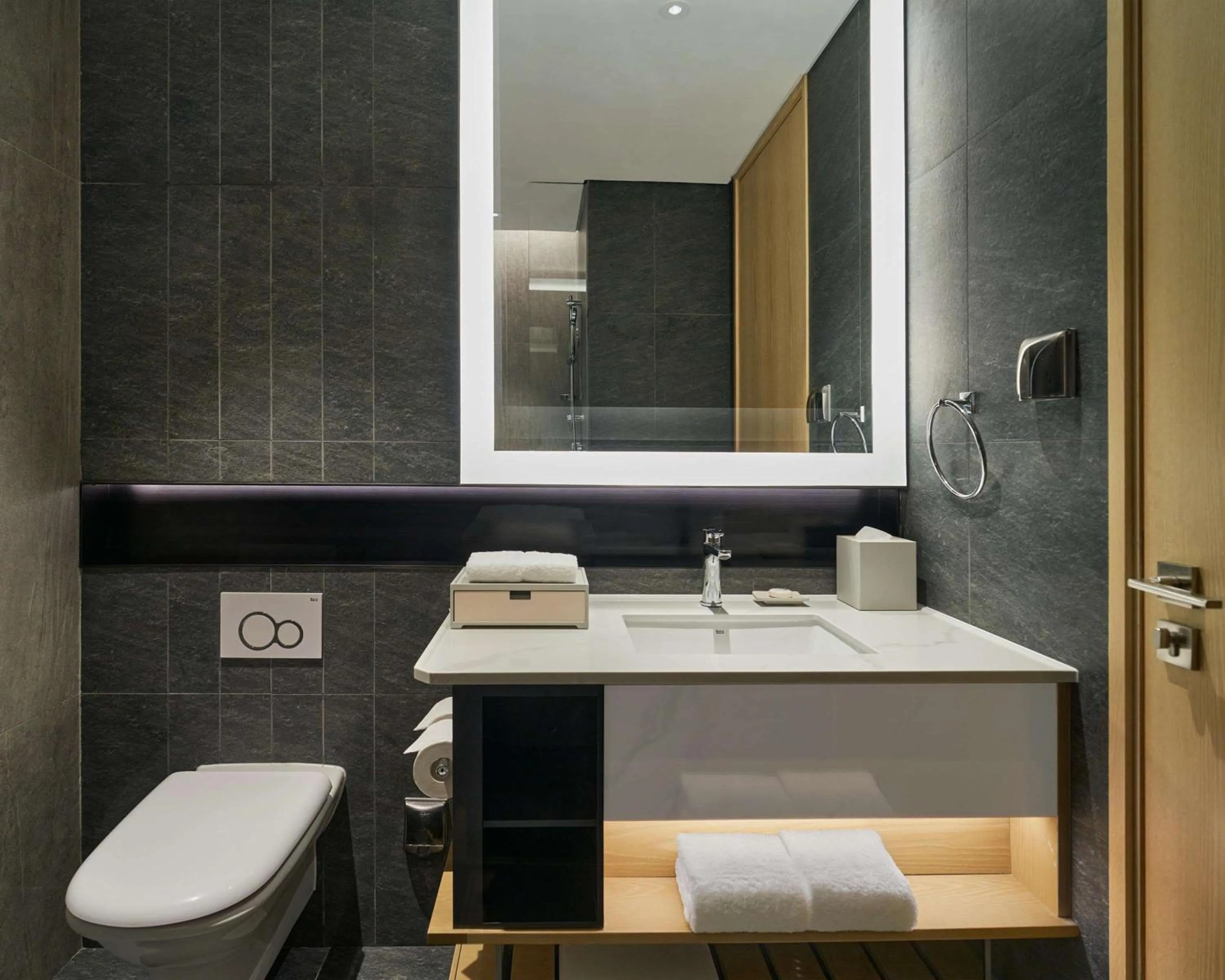 Bathroom in Hyatt Place Yantai Development Zone