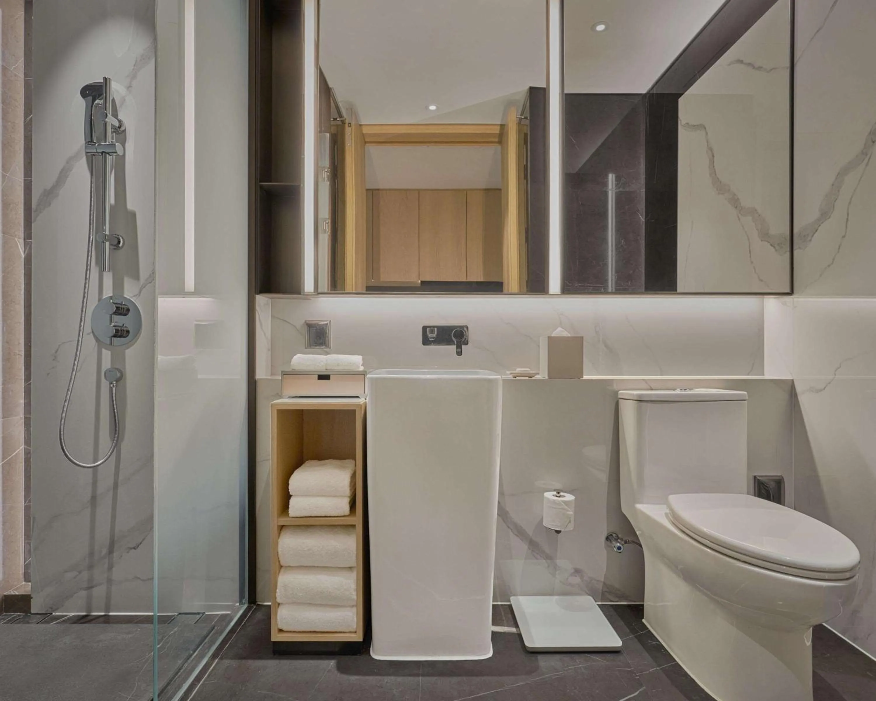 Bathroom in Hyatt Place Yantai Development Zone