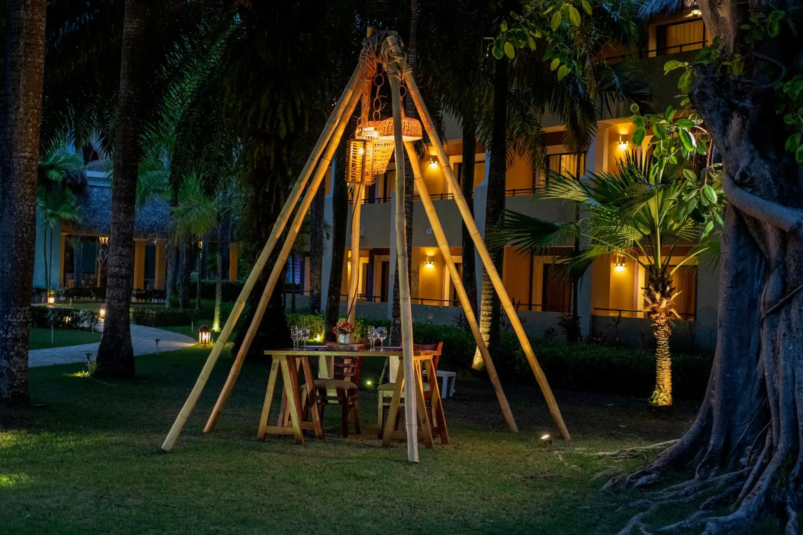 Garden in Iberostar Waves Costa Dorada - All Inclusive