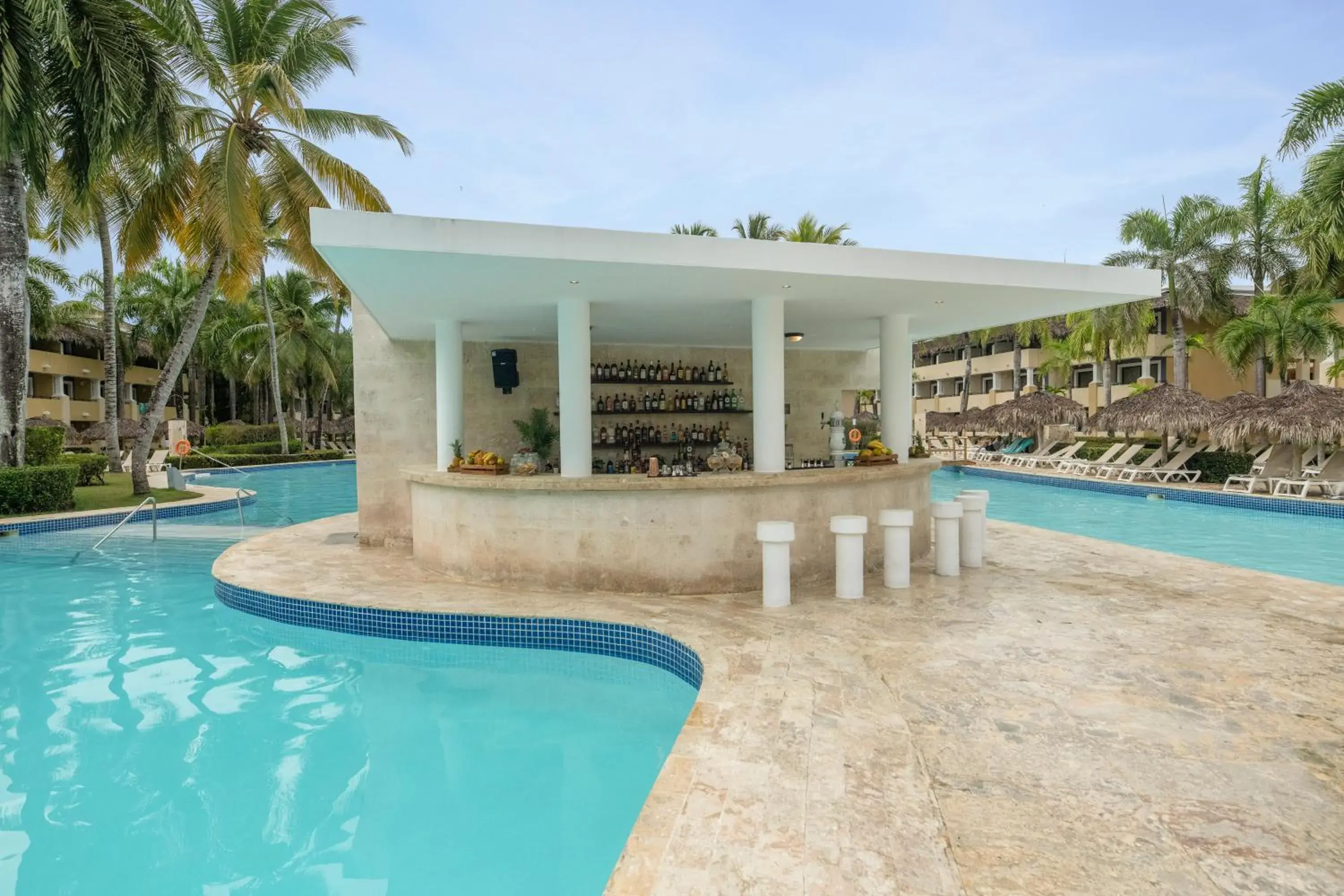 Lounge or bar in Iberostar Waves Costa Dorada - All Inclusive Lounge or bar in Iberostar Waves Costa Dorada - All Inclusive