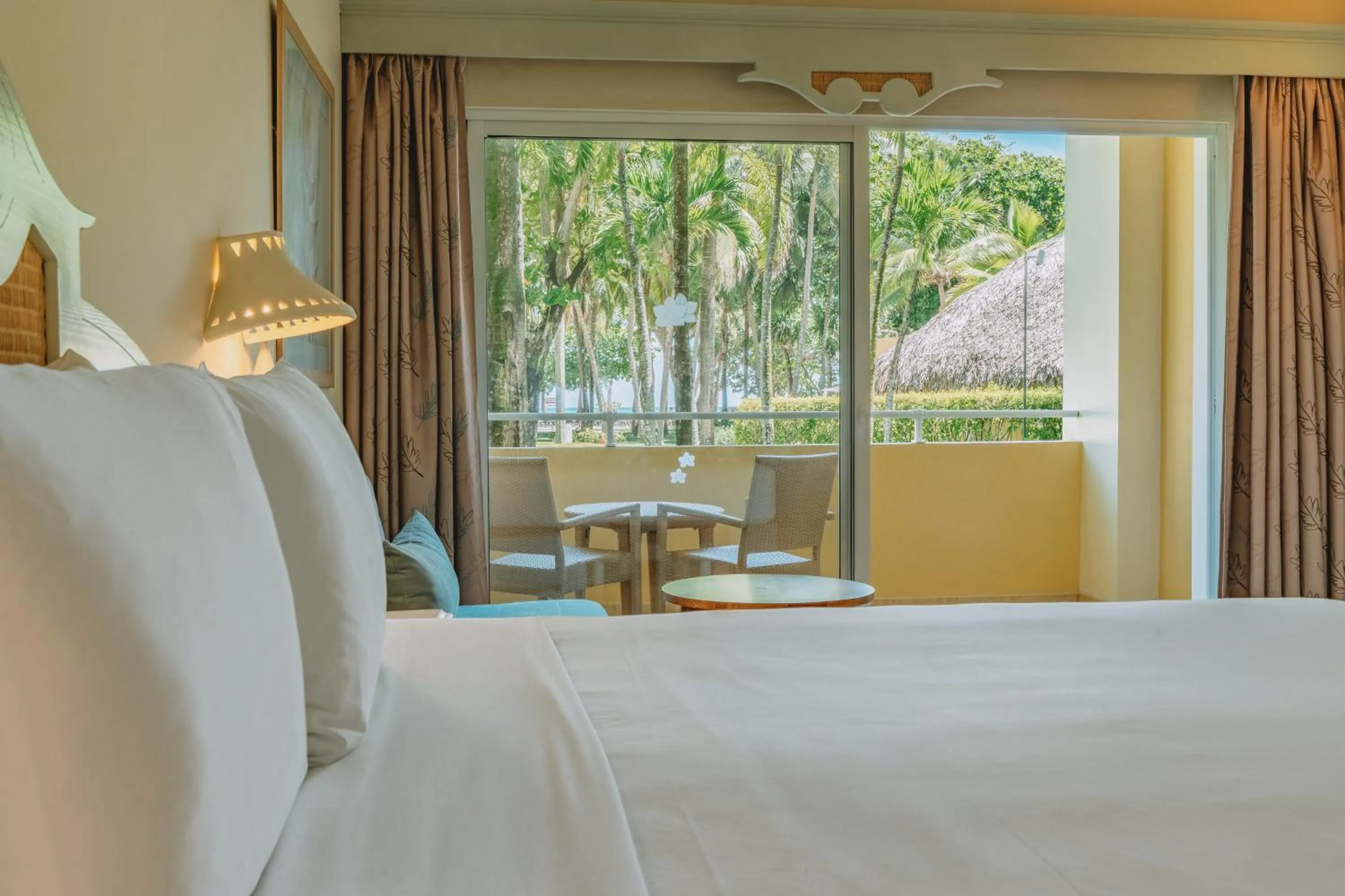 Bed in Iberostar Waves Costa Dorada - All Inclusive