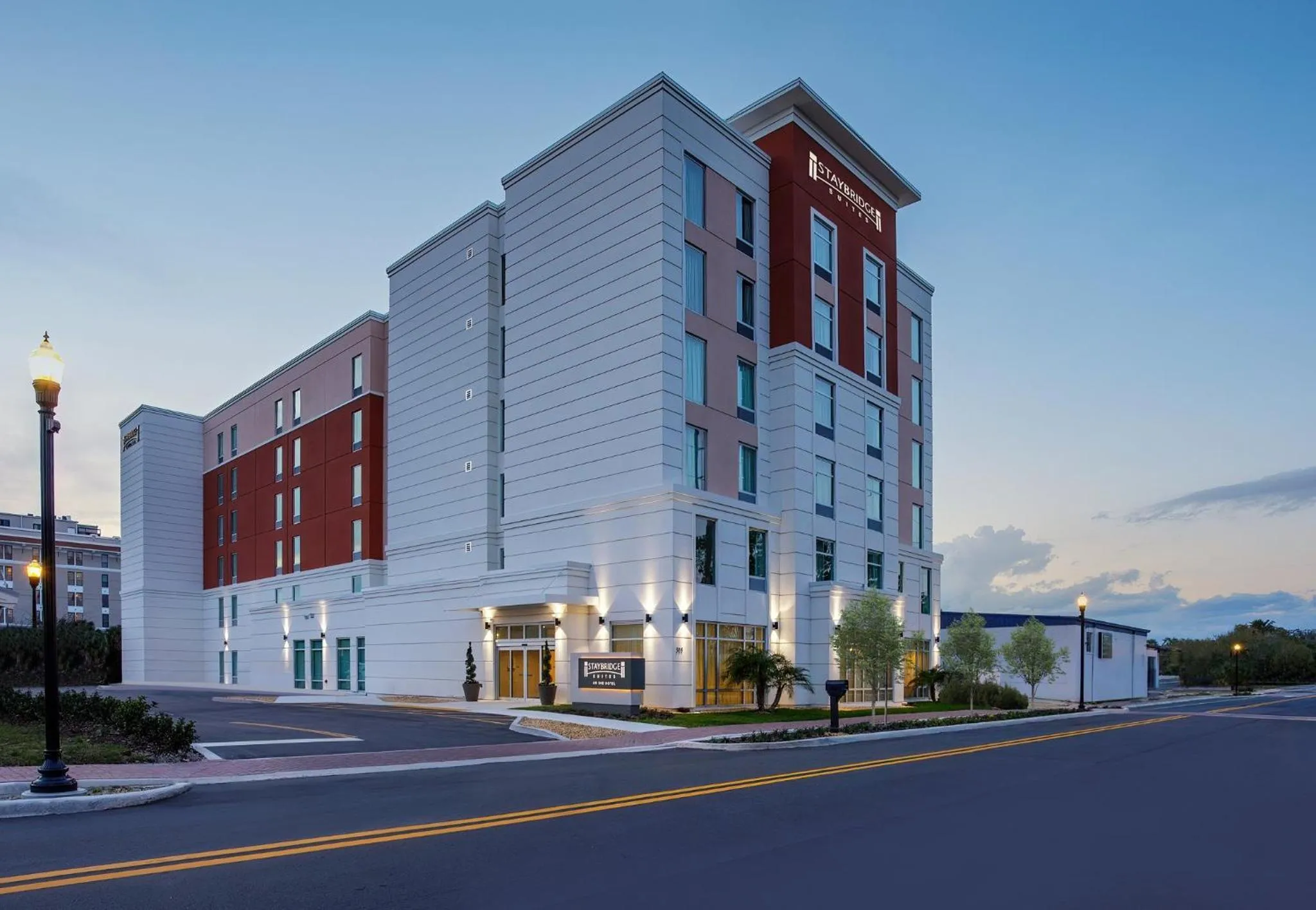 Property building in Staybridge Suites Winter Haven - Auburndale