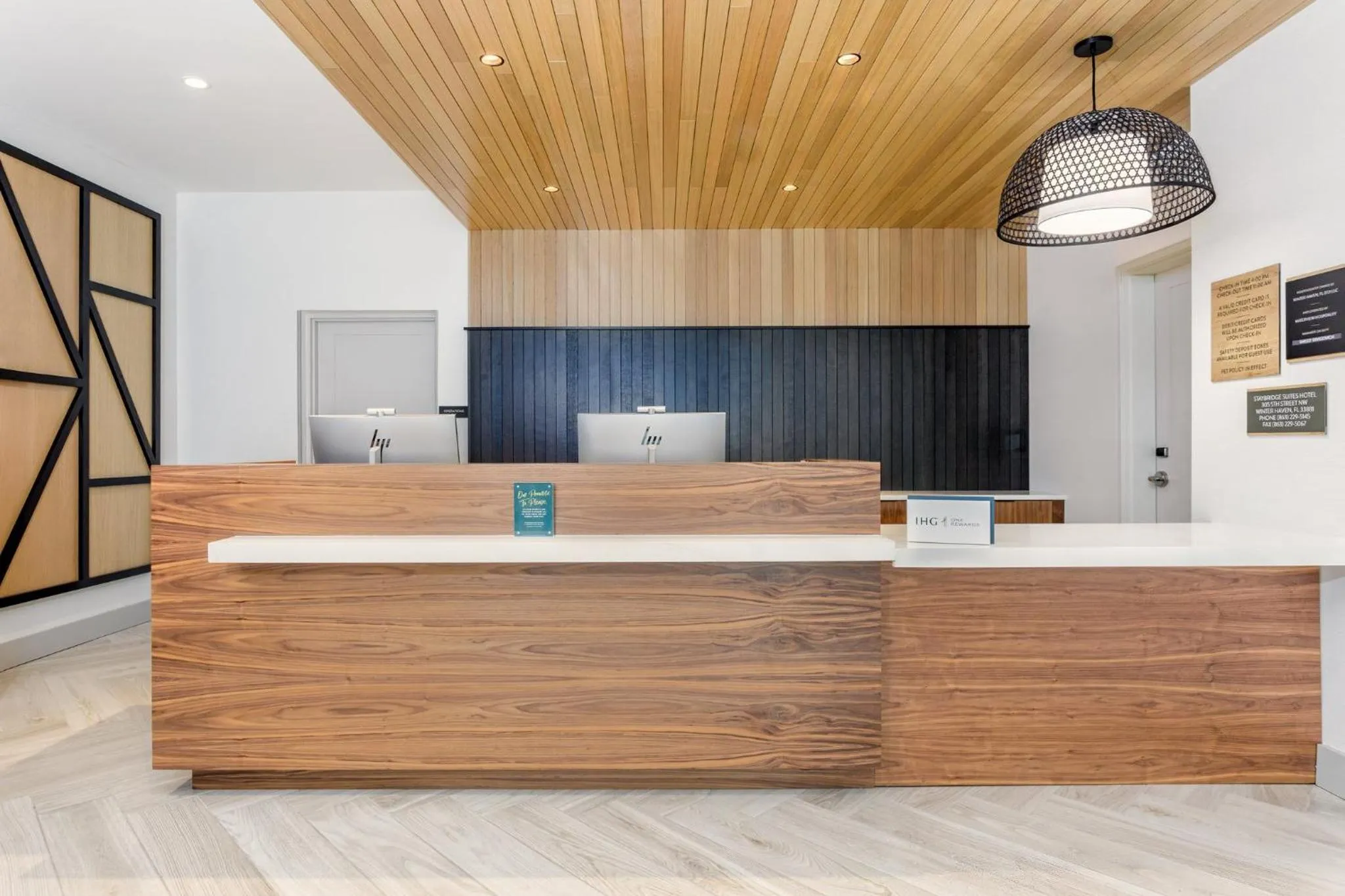 Property building in Staybridge Suites Winter Haven - Auburndale