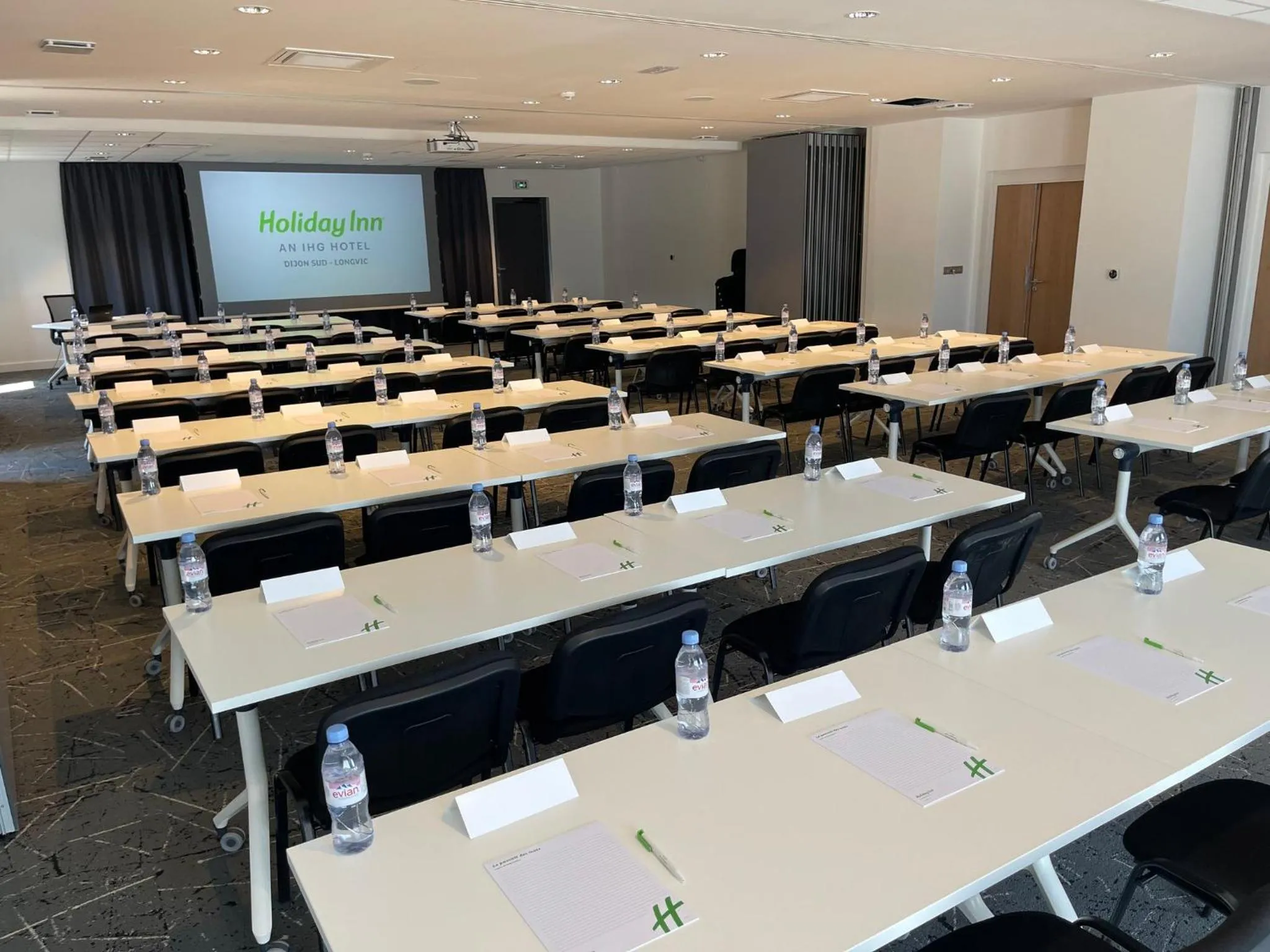 Meeting/conference room in Holiday Inn Dijon Sud - Longvic by IHG