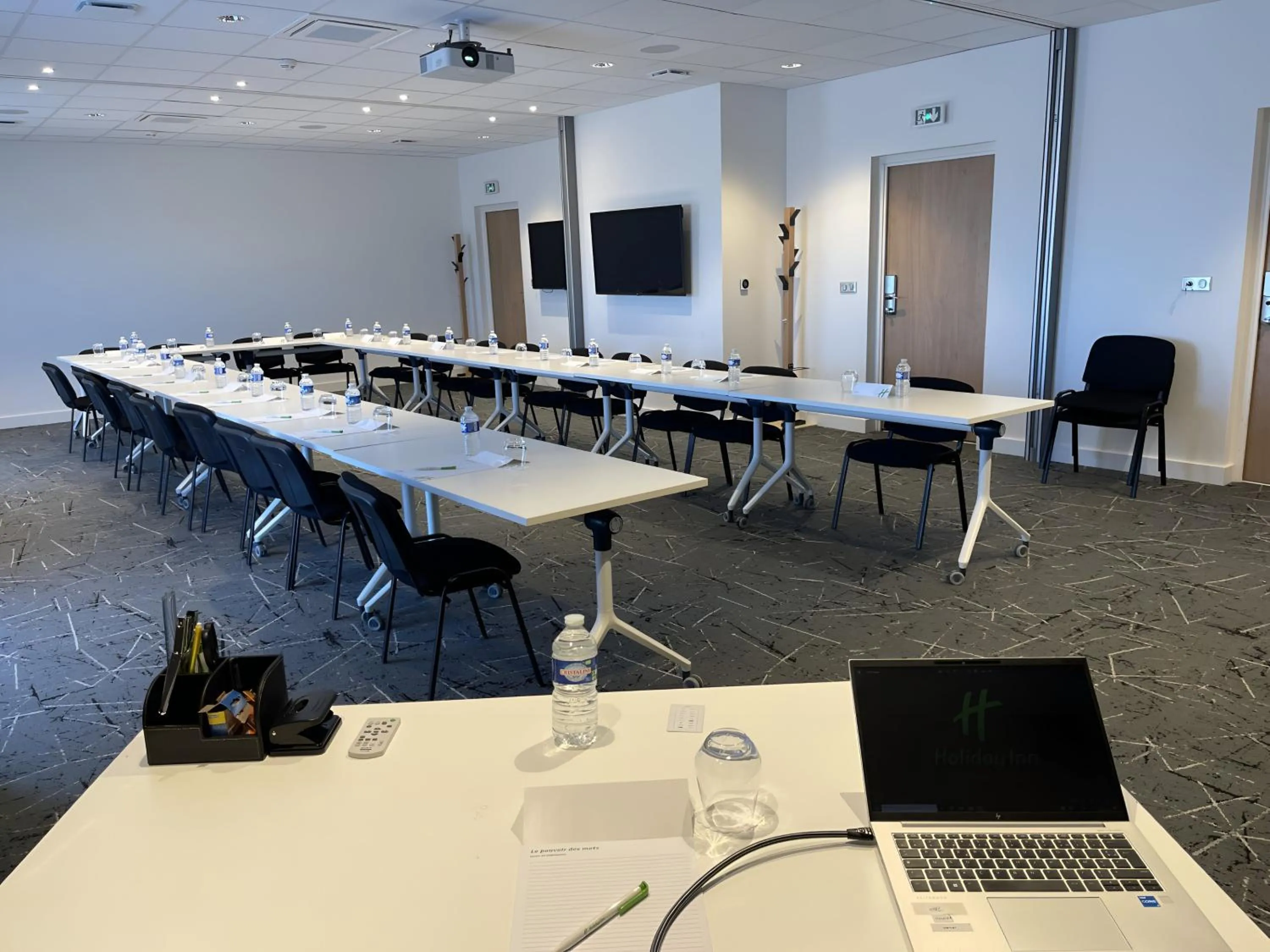 Meeting/conference room in Holiday Inn Dijon Sud - Longvic by IHG