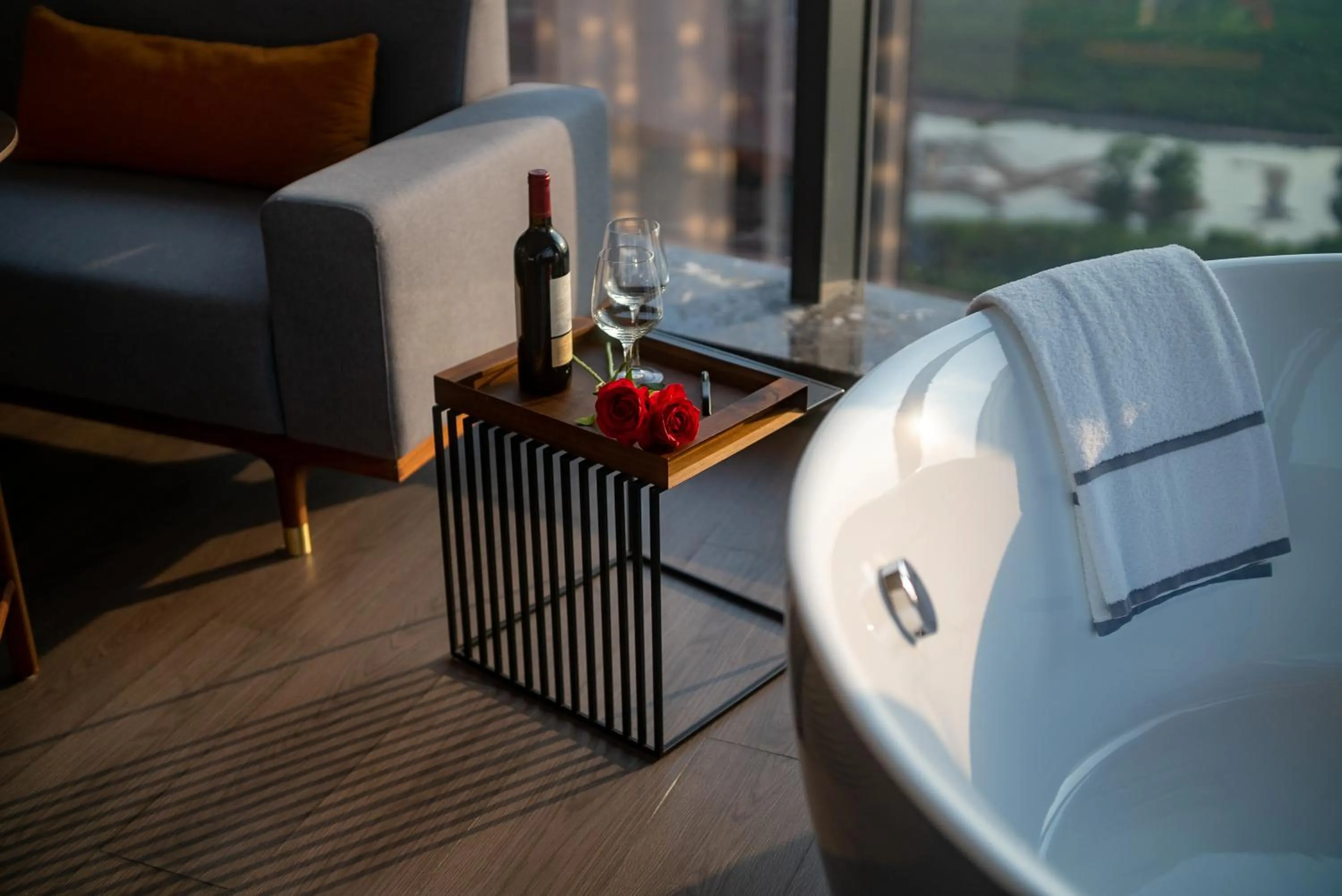 Hot Tub in UrCove By Hyatt ShenZhen Futian Port