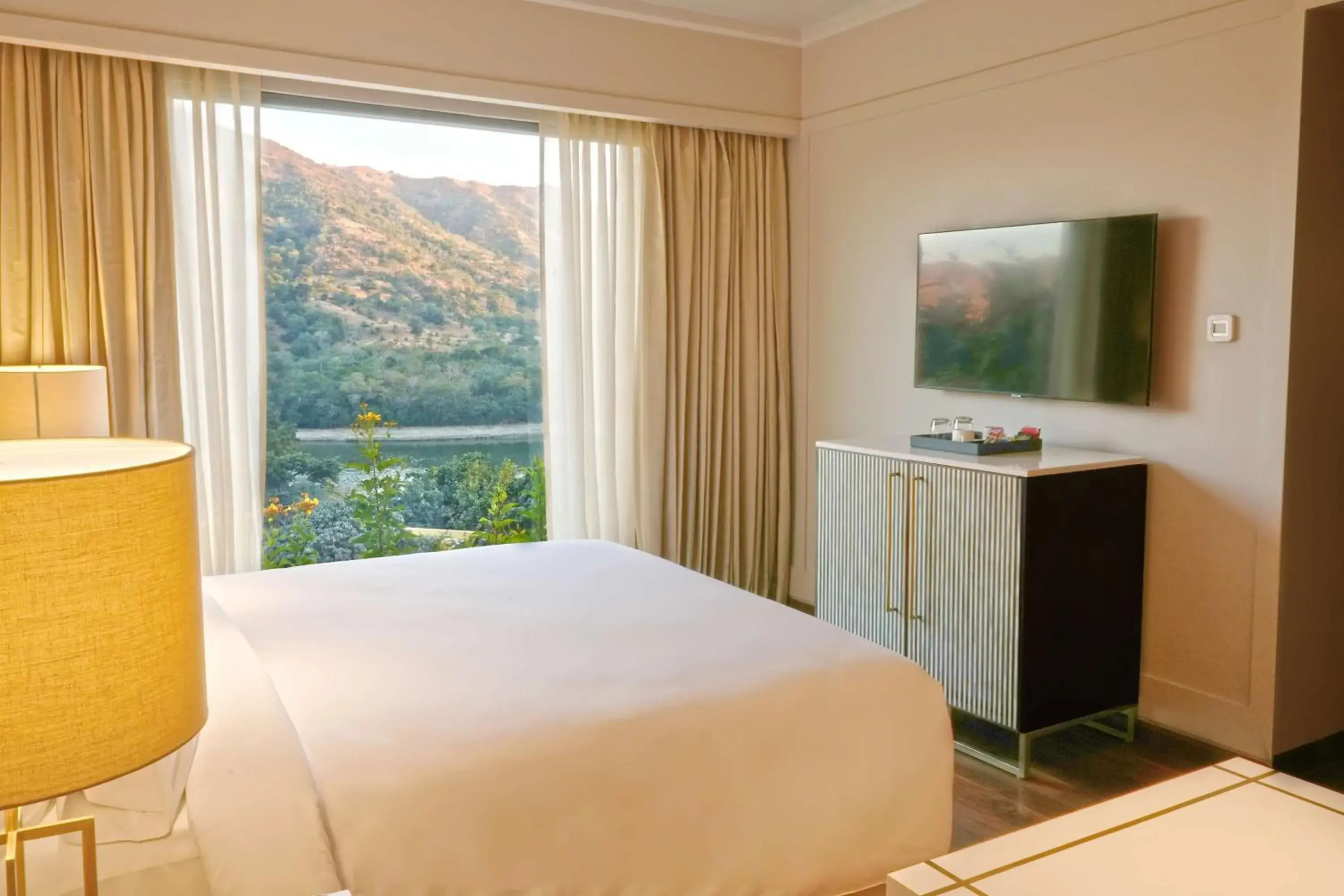 Bed in Radisson Blu Resort Kumbhalgarh Bed in Radisson Blu Resort Kumbhalgarh